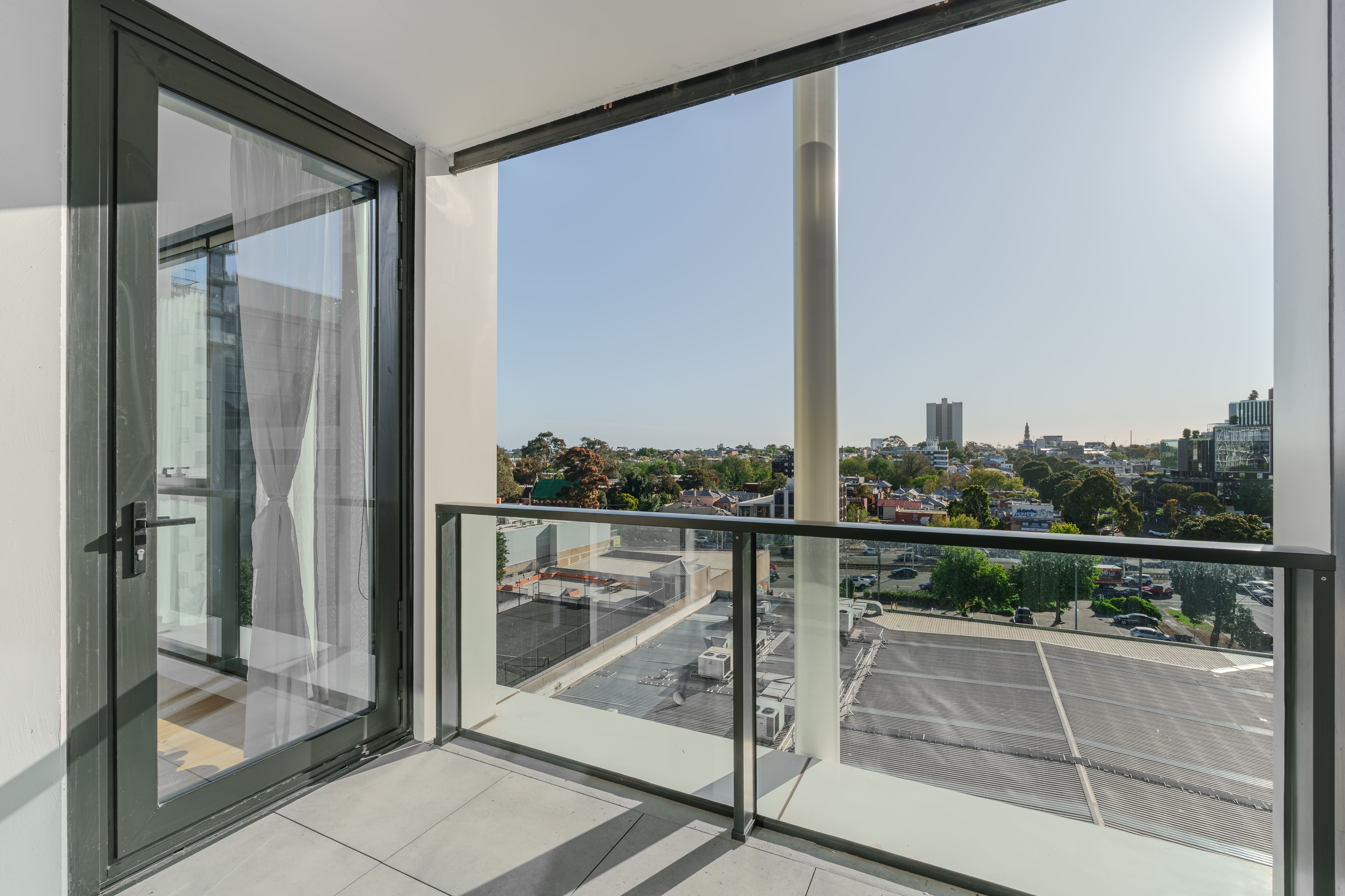 Sleek Two-Bedroom Apartment in South Melbourne