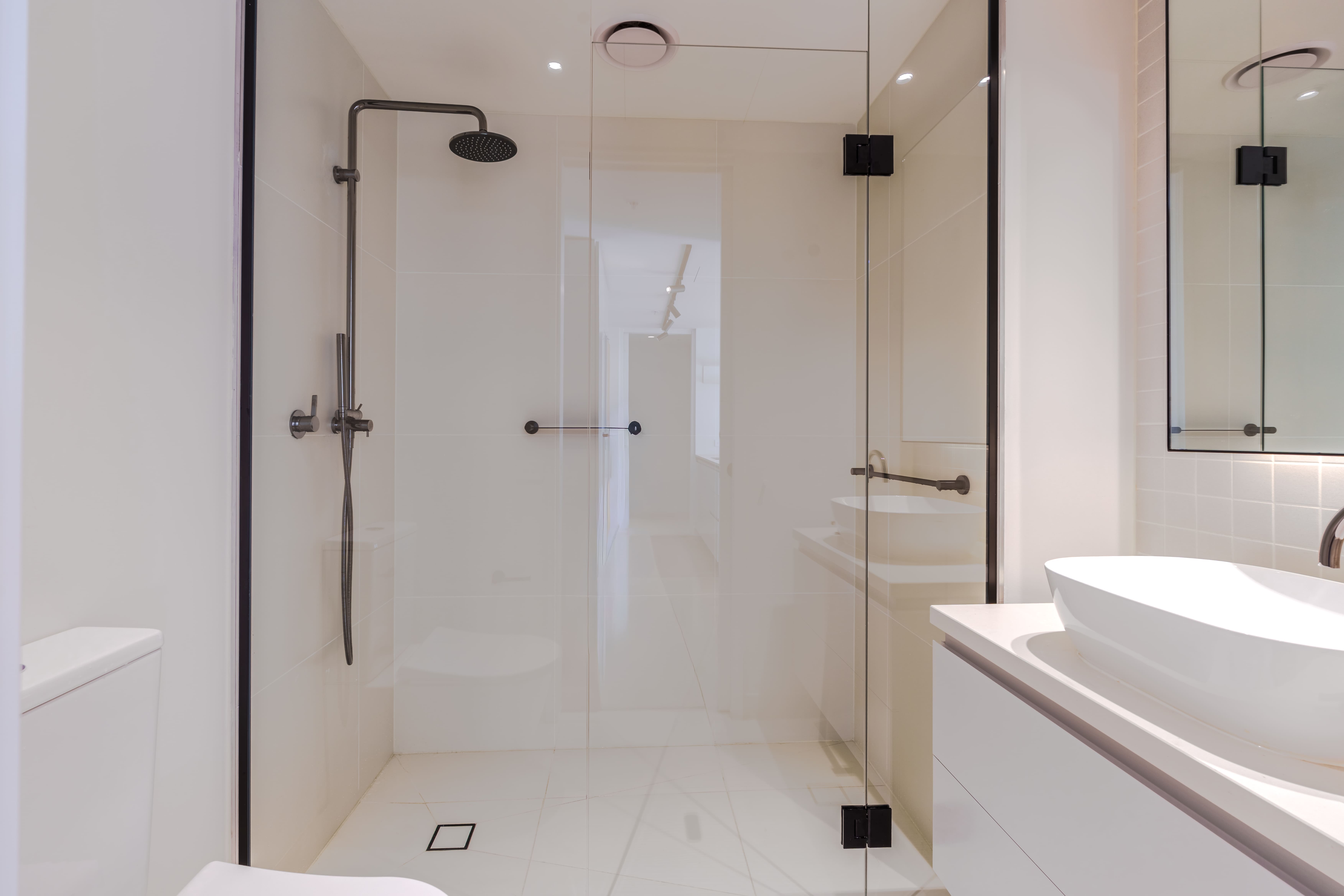 Sleek Two-Bedroom Apartment in South Melbourne