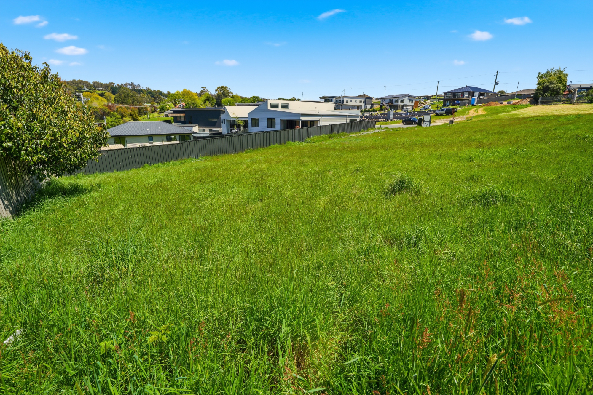 6 Leeman Court, Riverside