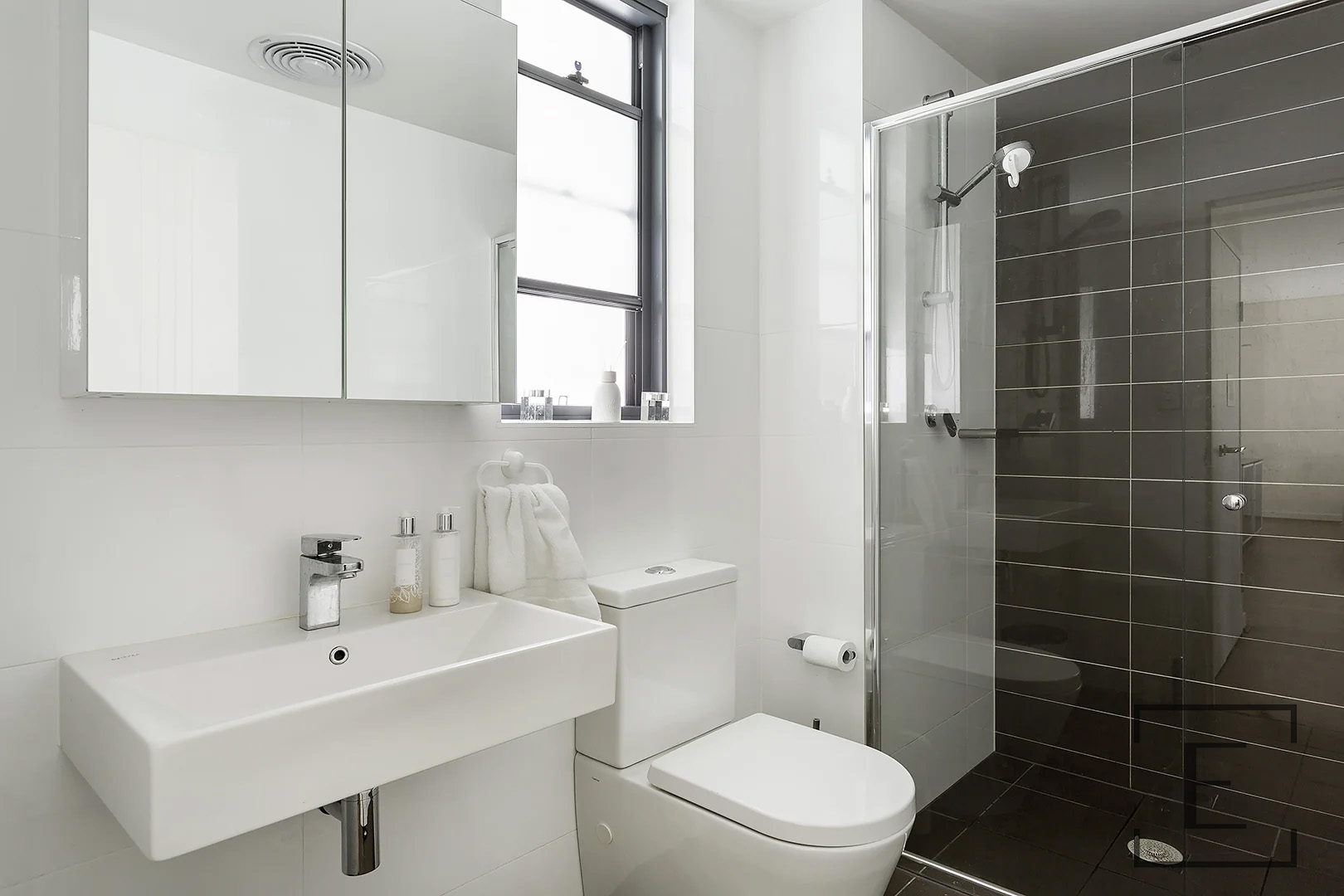 24 / 51 Loftus Crescent, Homebush