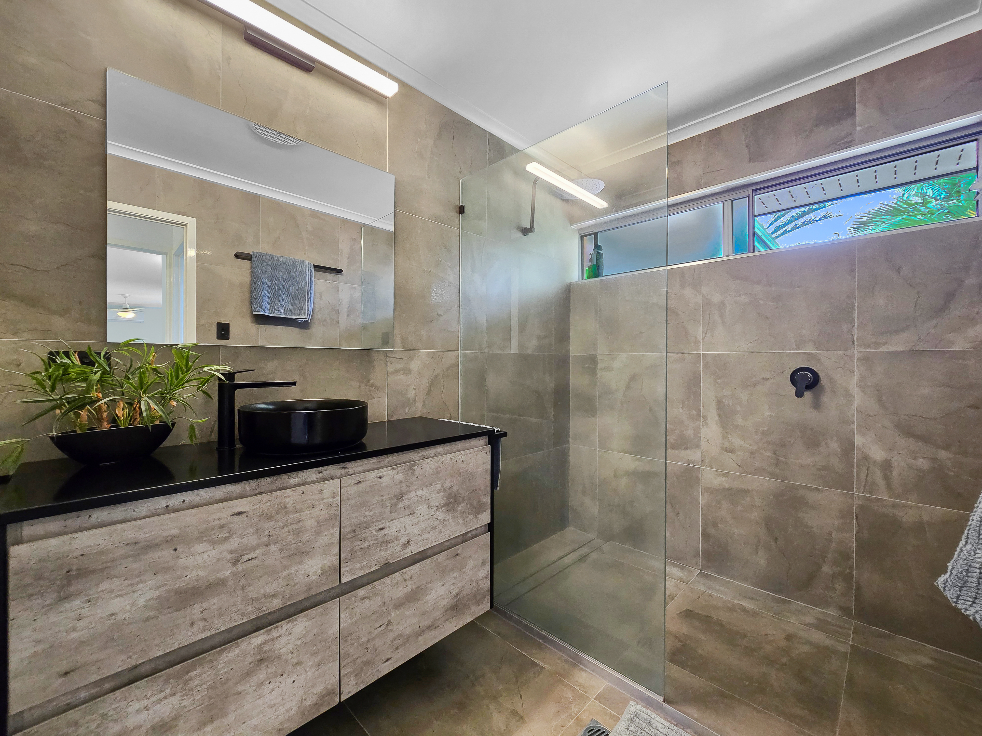 37 Holm Street, Atherton