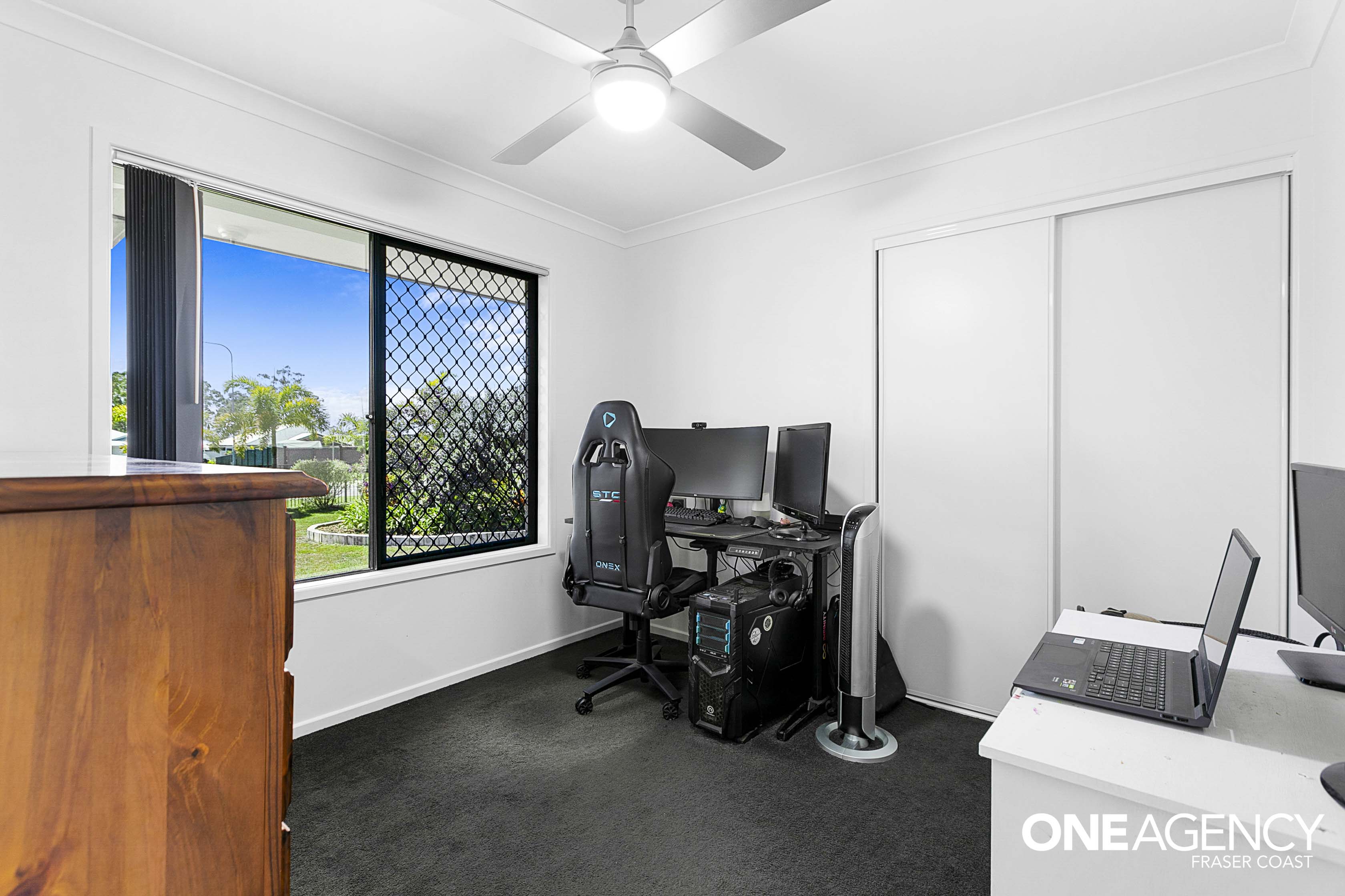 57 Ronaldo Way, Urangan