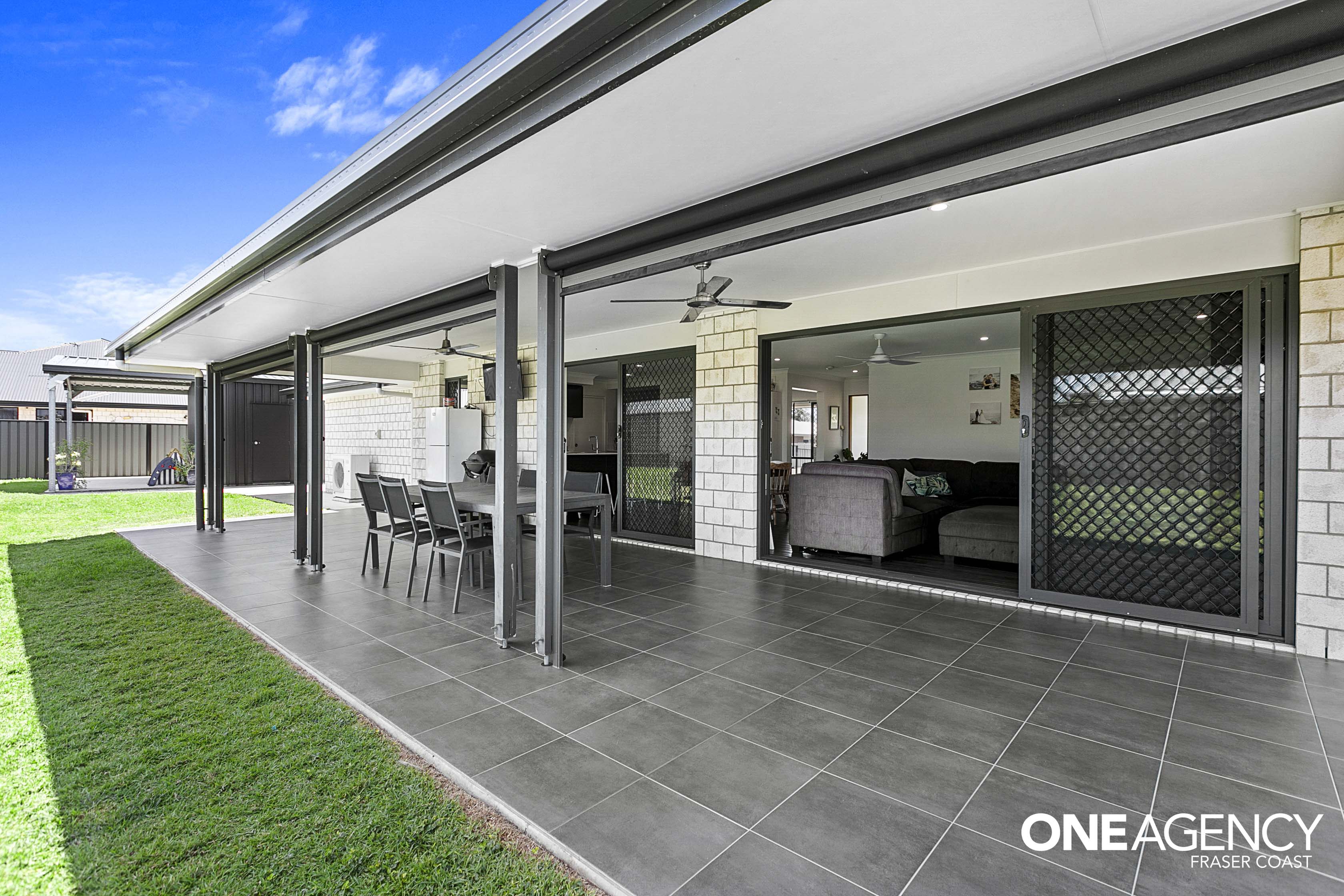 57 Ronaldo Way, Urangan