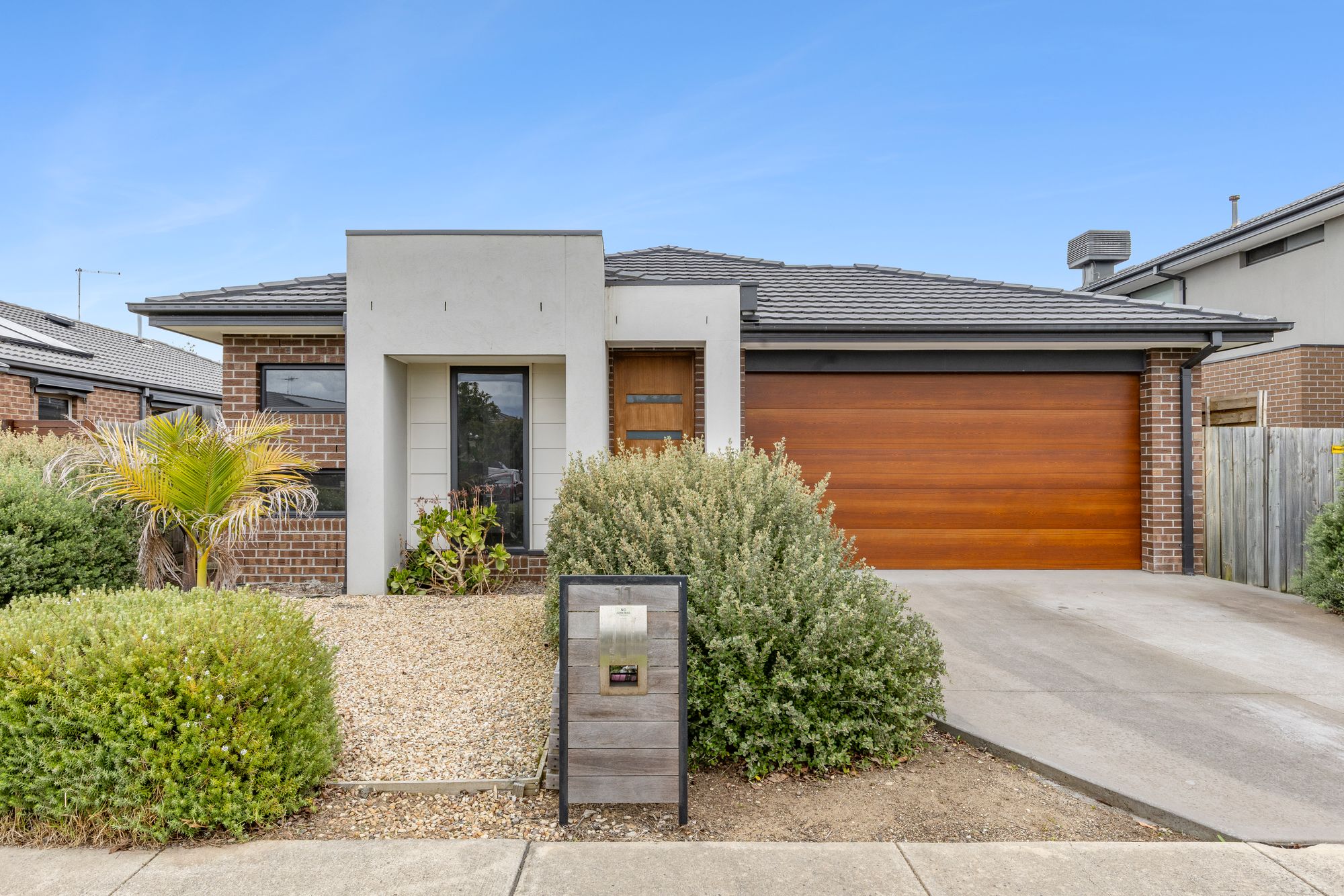 Listing image for 11 Neville Drive, ARMSTRONG CREEK  VIC  3217