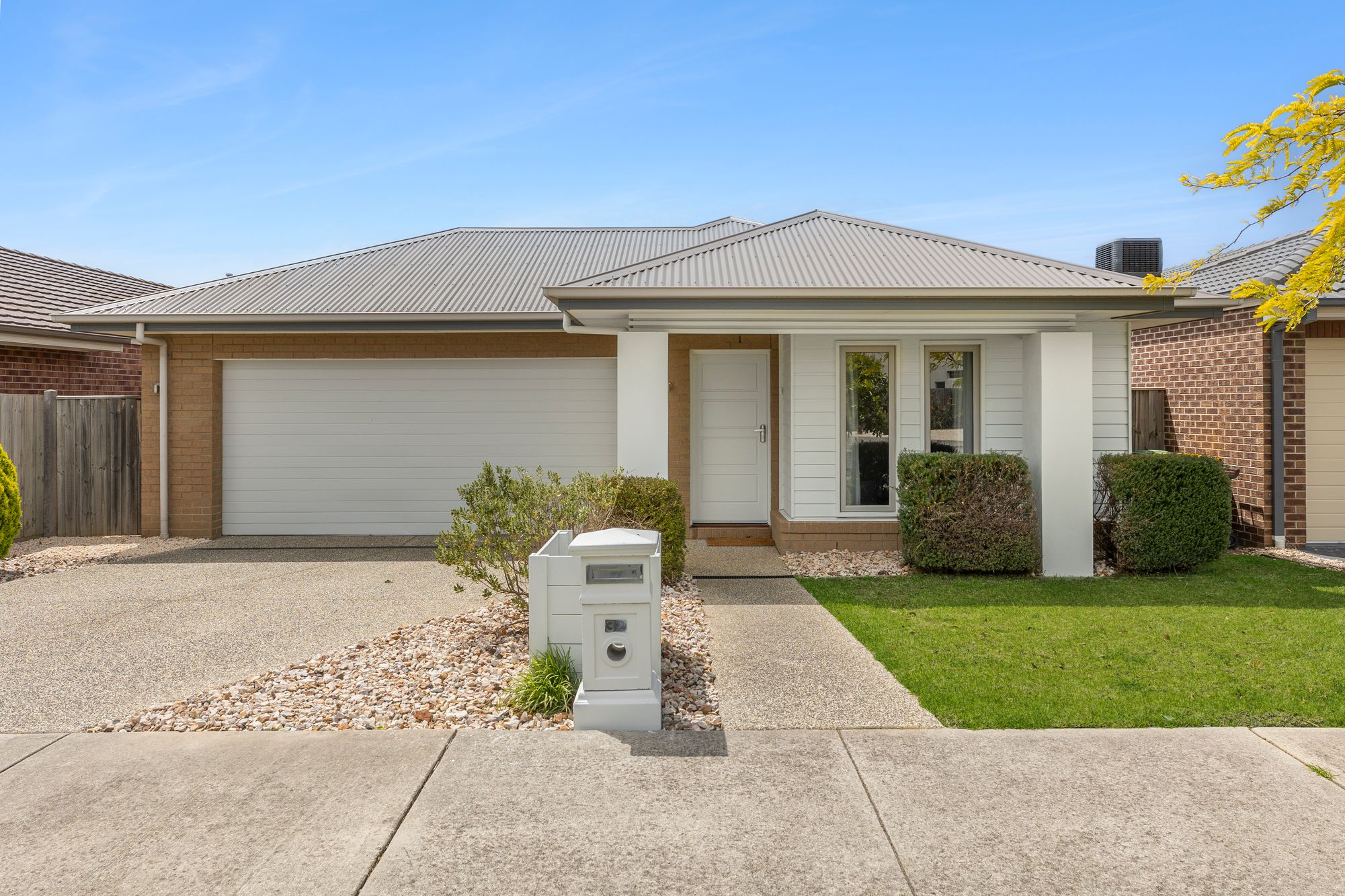 Listing image for 32 Sirrom Crescent, ARMSTRONG CREEK  VIC  3217