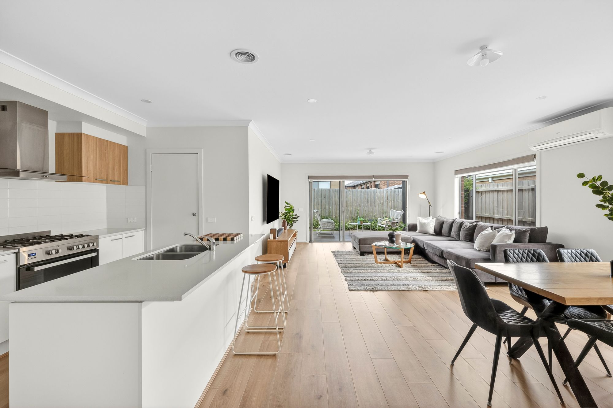 Listing image for 18 Chateau Way, MOUNT DUNEED  VIC  3217