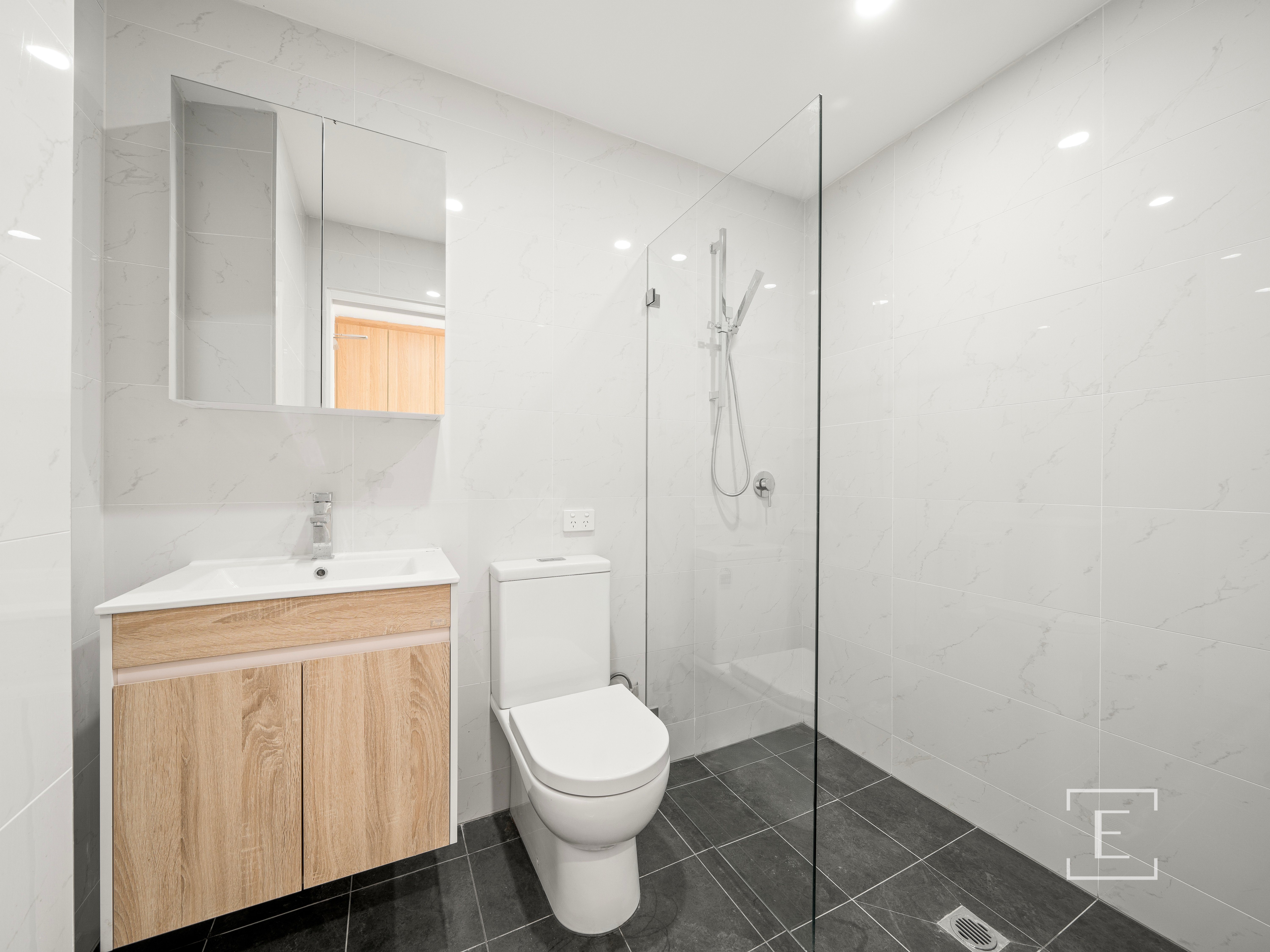 45 Park Avenue, Kingswood