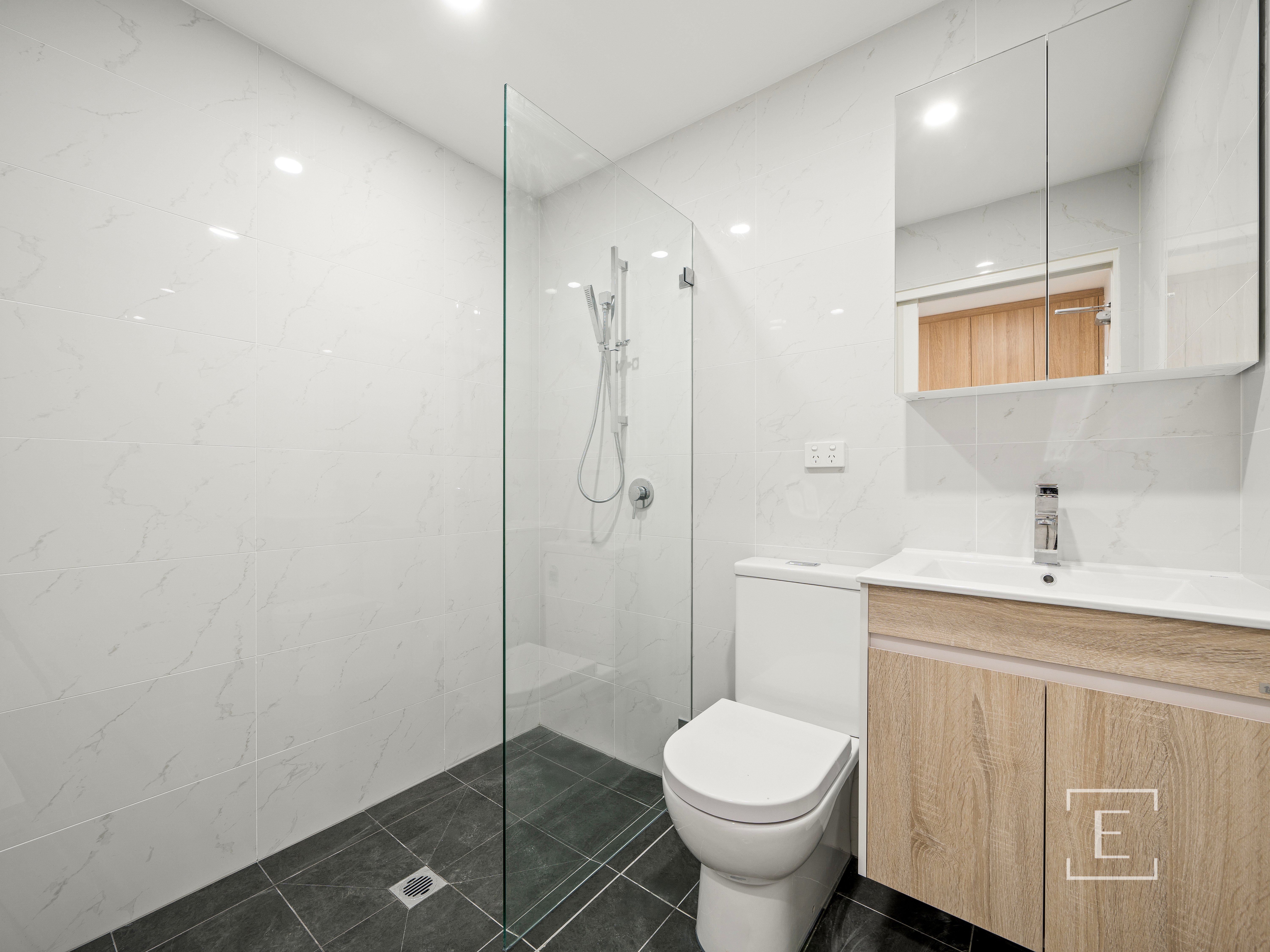 45 Park Avenue, Kingswood