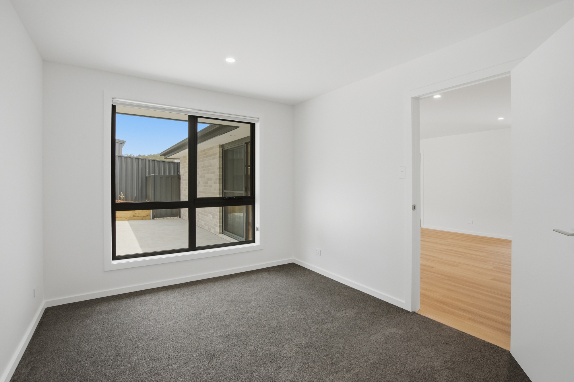 2 / 67 Parkfield Drive, Youngtown