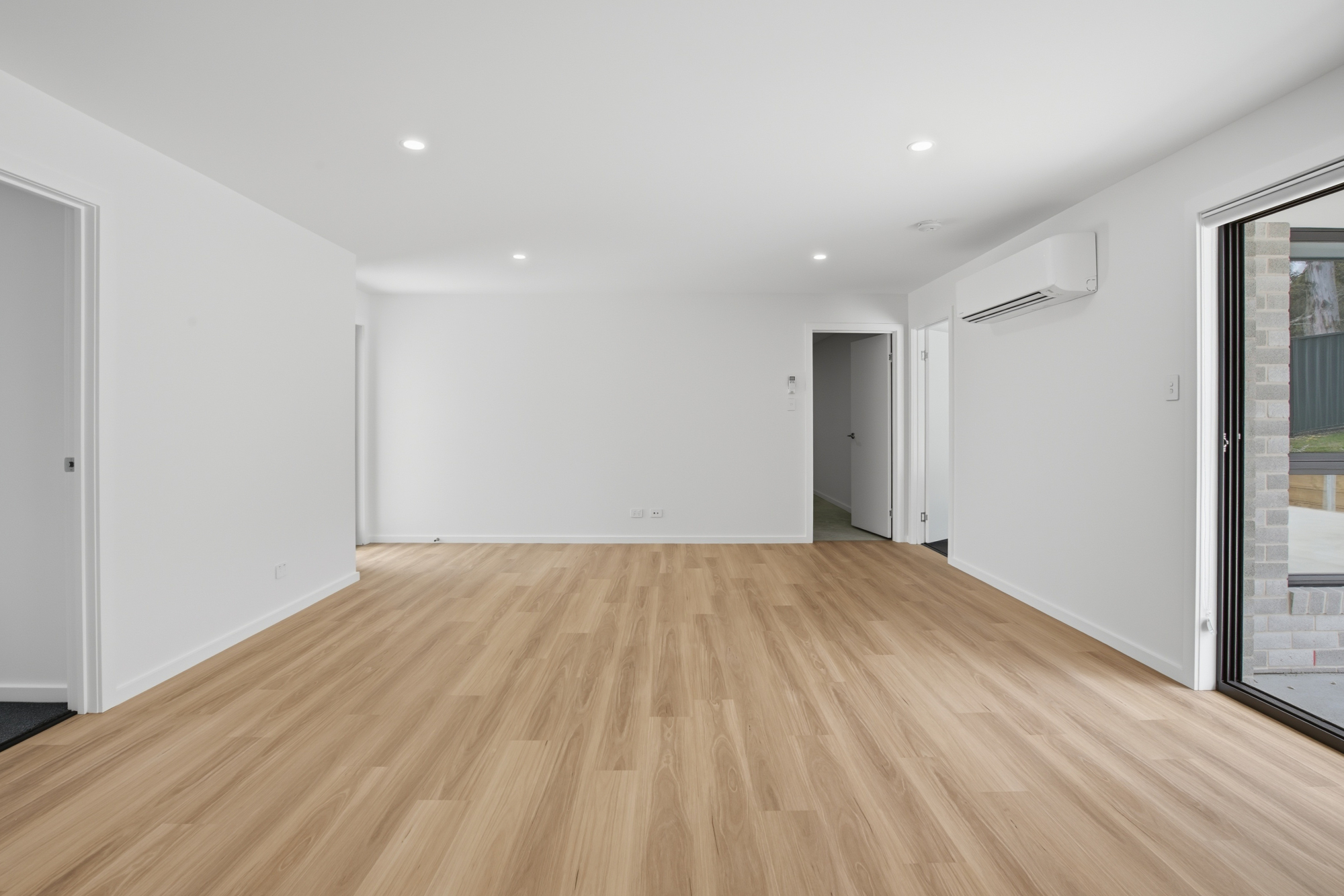 2 / 67 Parkfield Drive, Youngtown