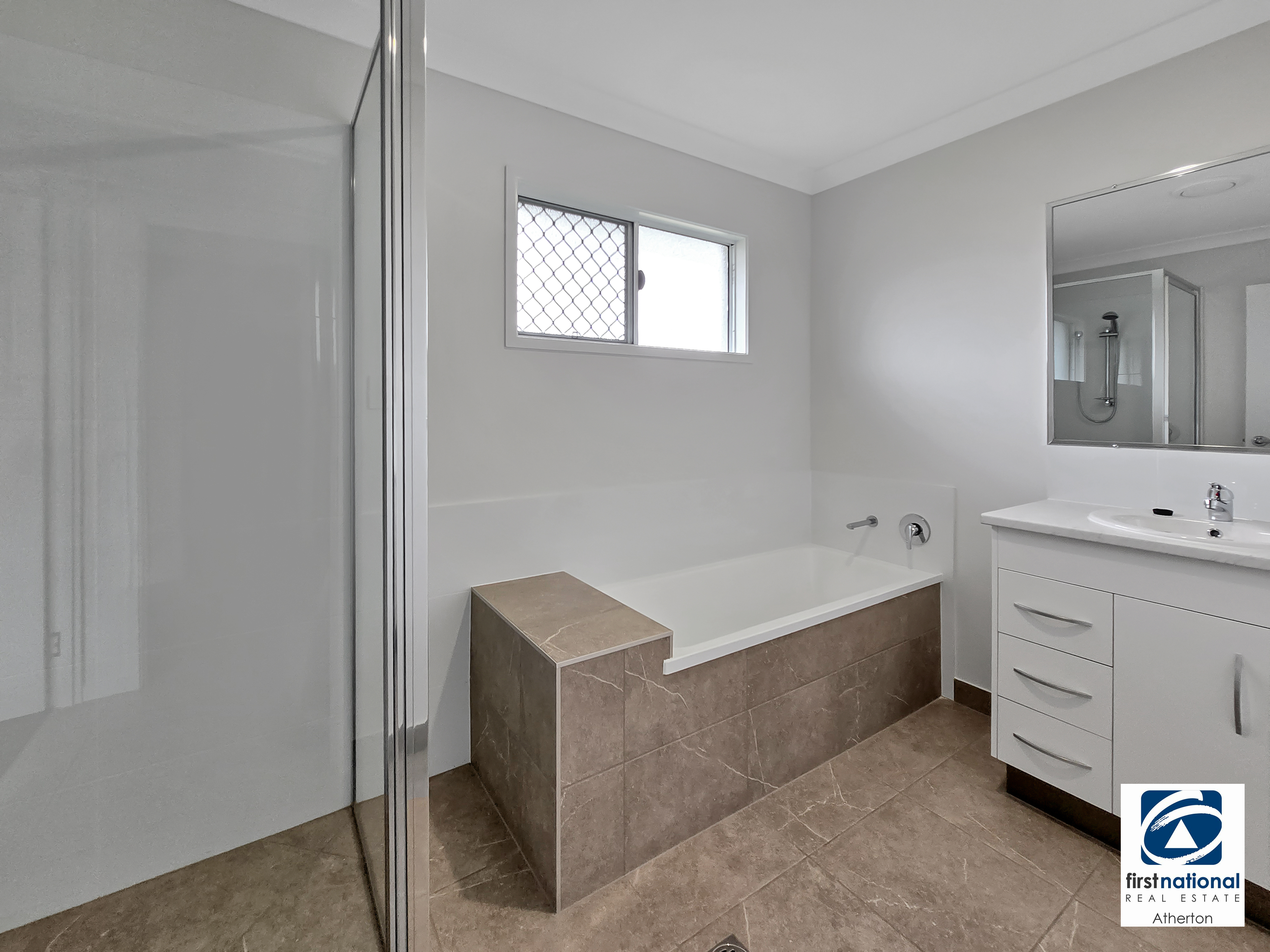 65 Tumbare Street, Atherton