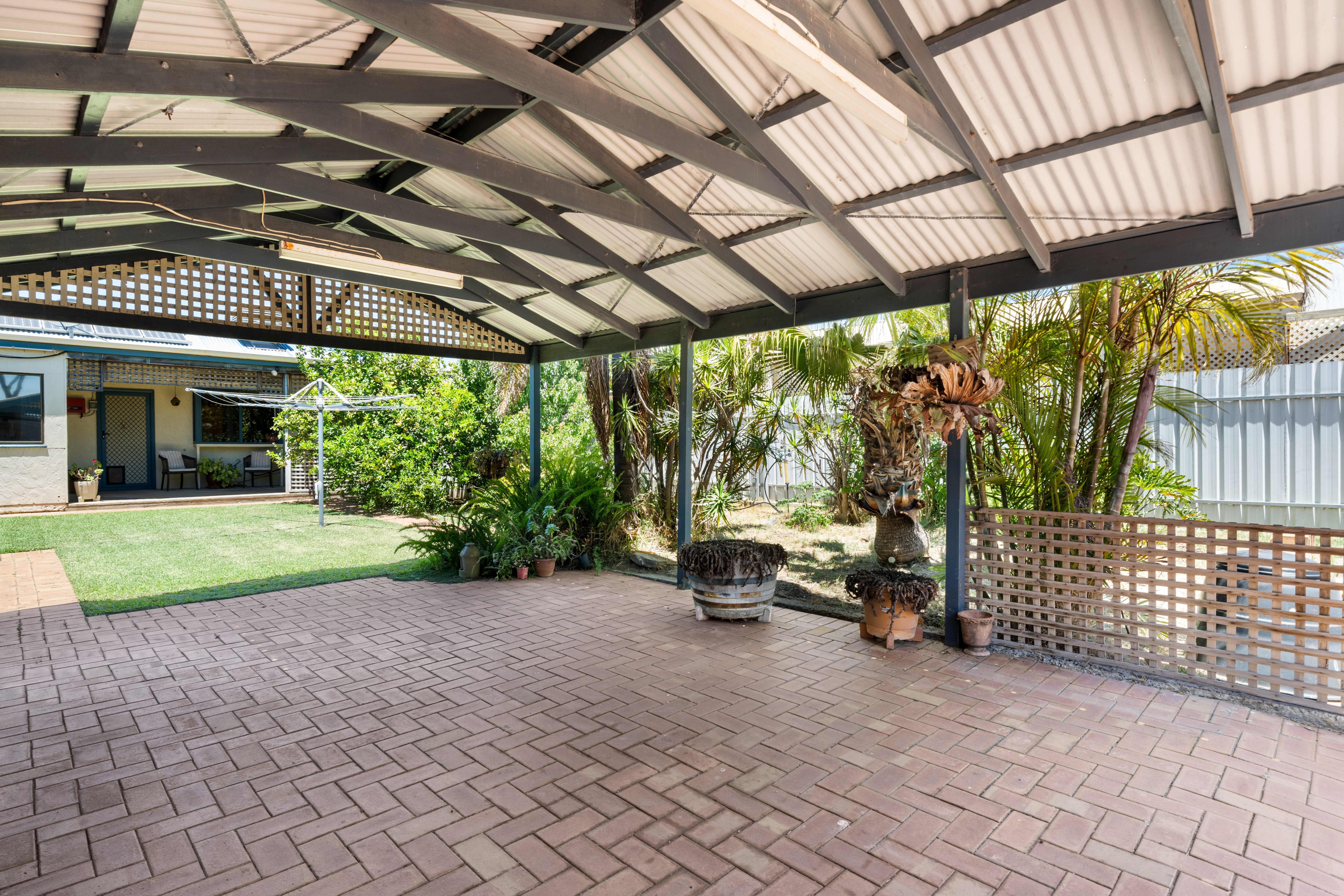 3 Kyarra Street , Taperoo