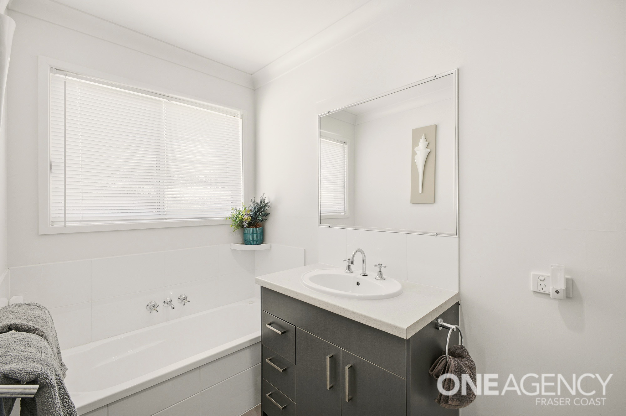 132 / 230 Pulgul Street, Urangan