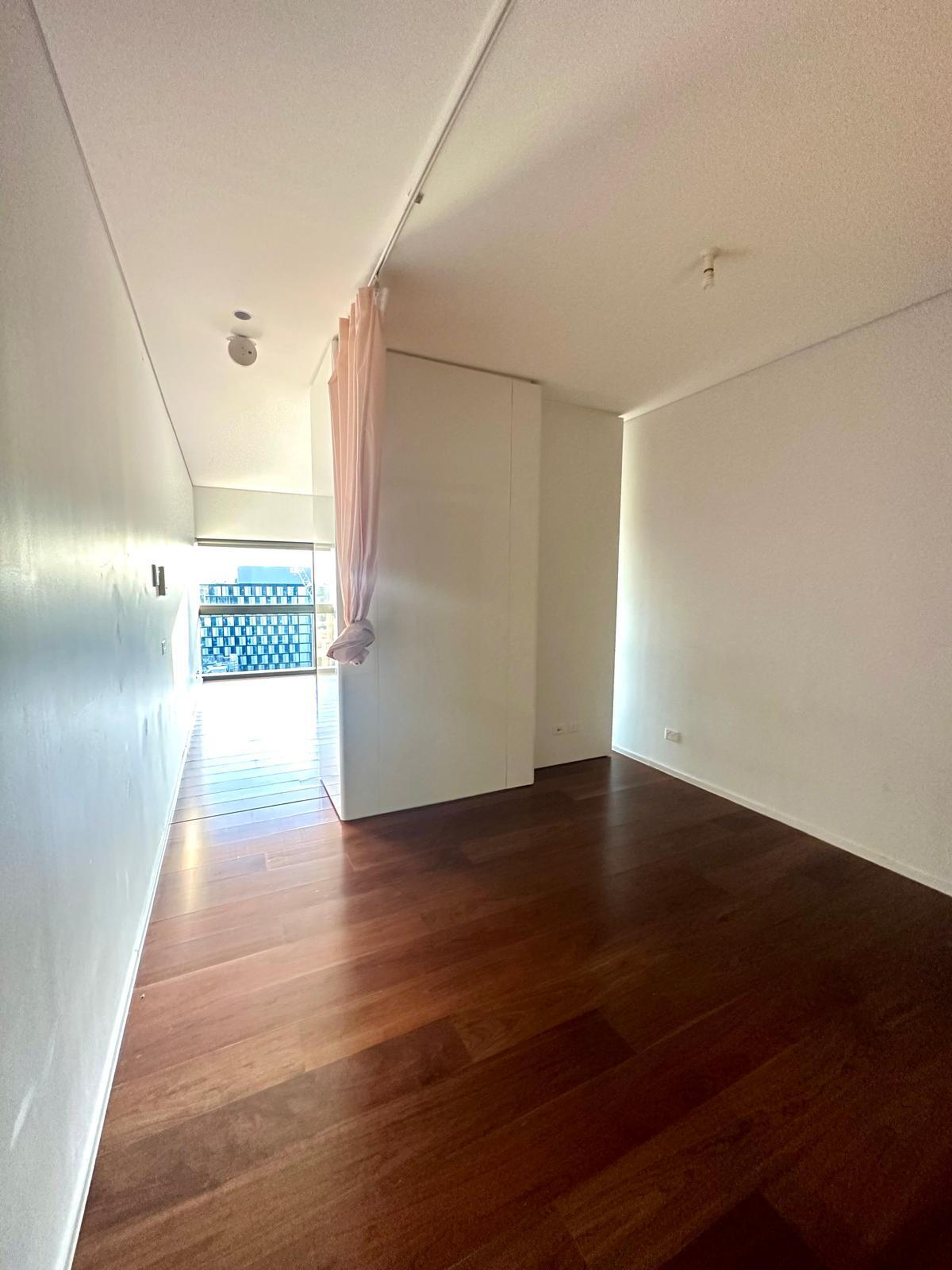 14131 / 8 Park Lane - Main View 4