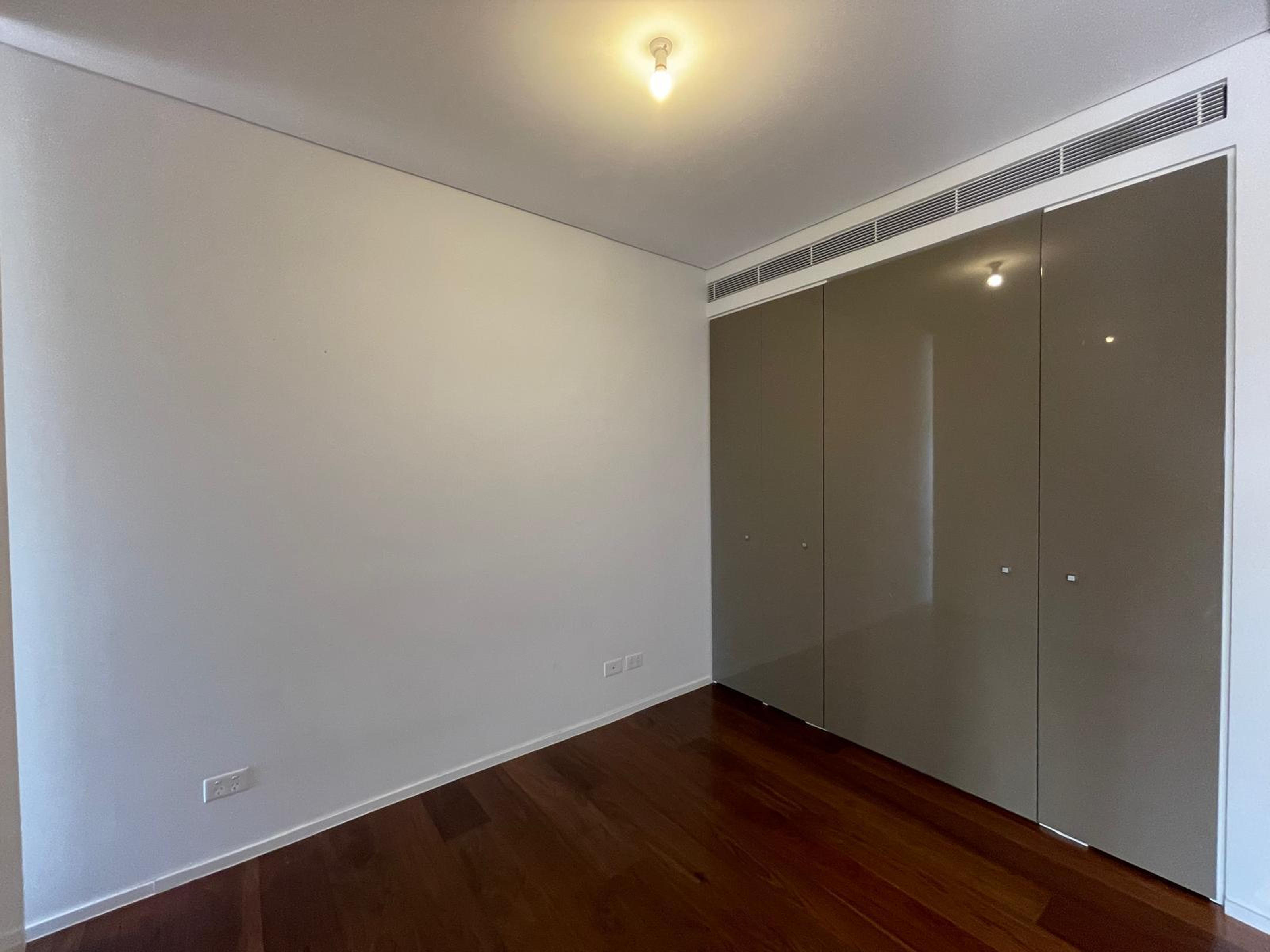 14131 / 8 Park Lane - Main View 5