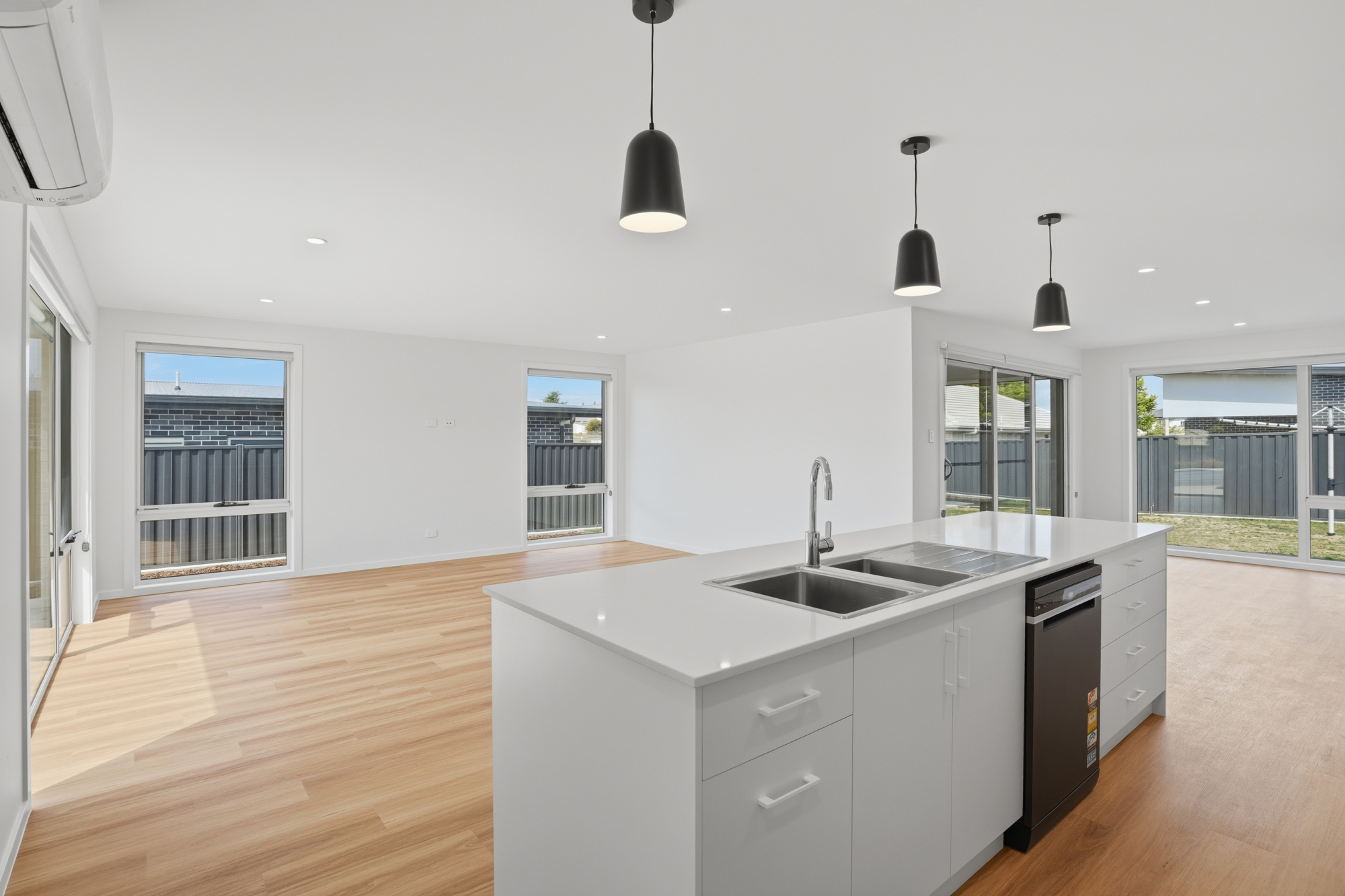 2 Coultman Close, Beaconsfield