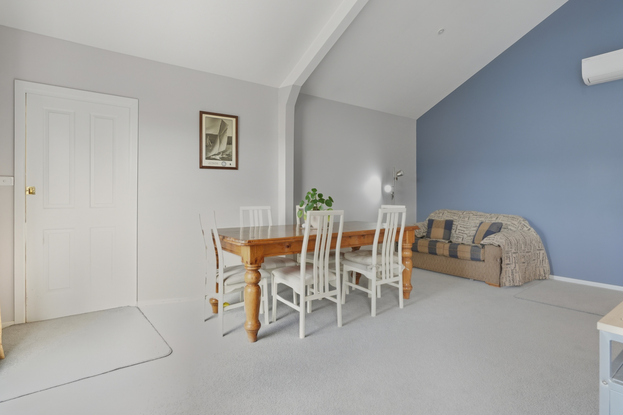 34 Belgrave Parade, Youngtown