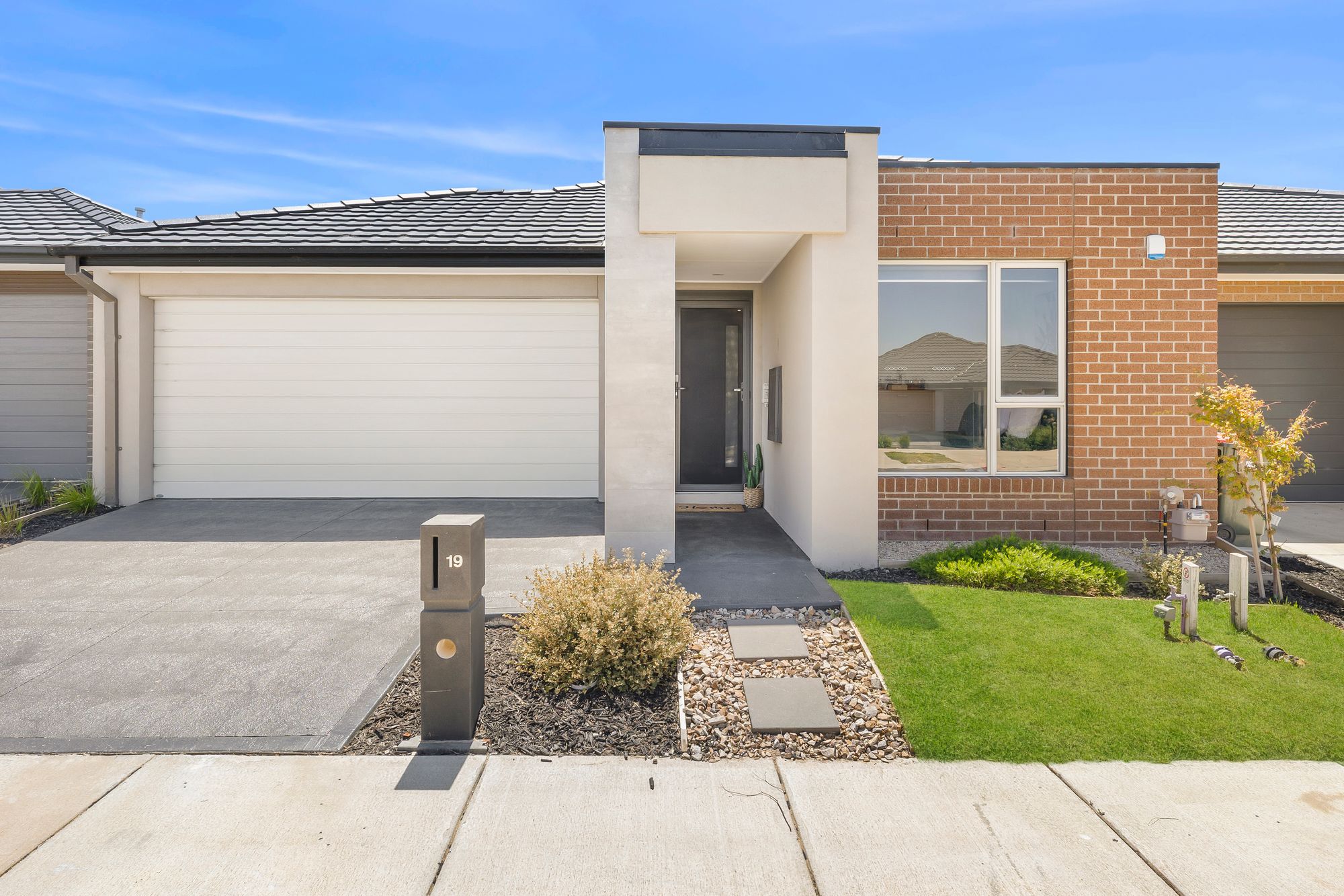 Listing image for 19 Palladian Avenue, CHARLEMONT  VIC  3217
