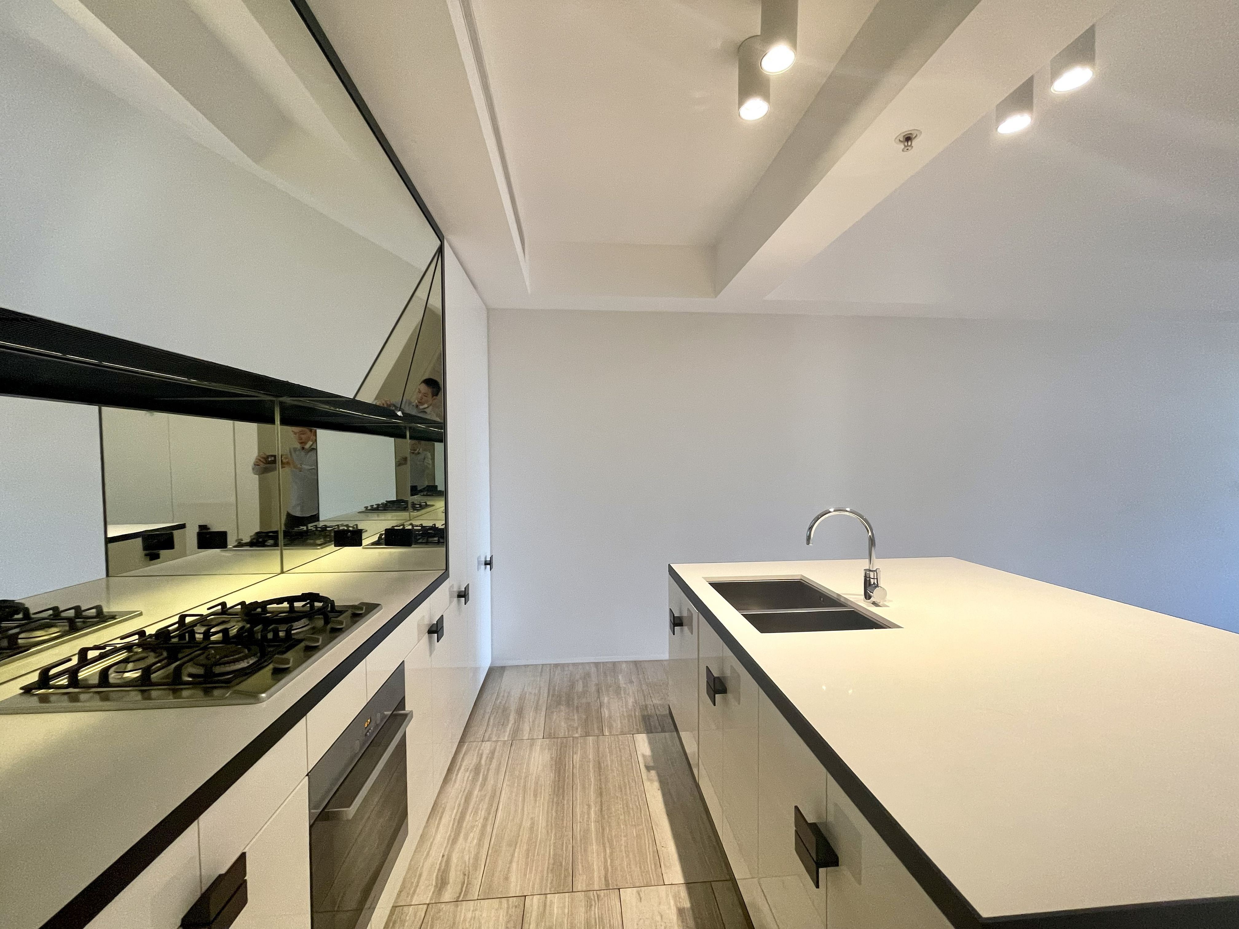 1606 / 178 Thomas Street - Main View 4
