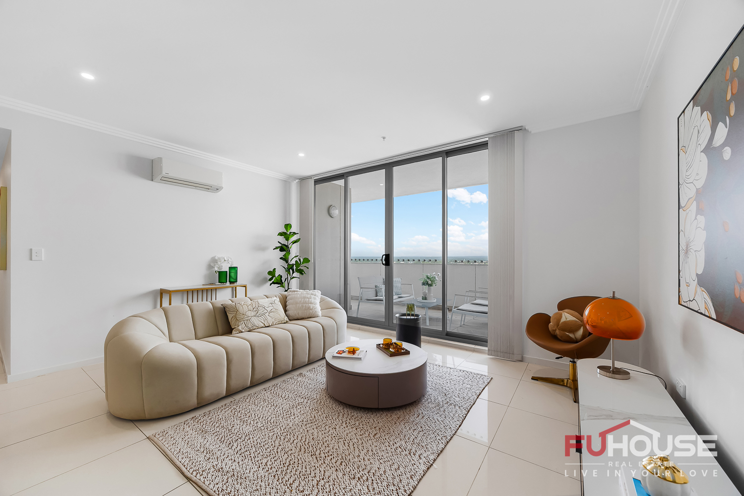 1306 / 2 Lachlan Street - Main View 2