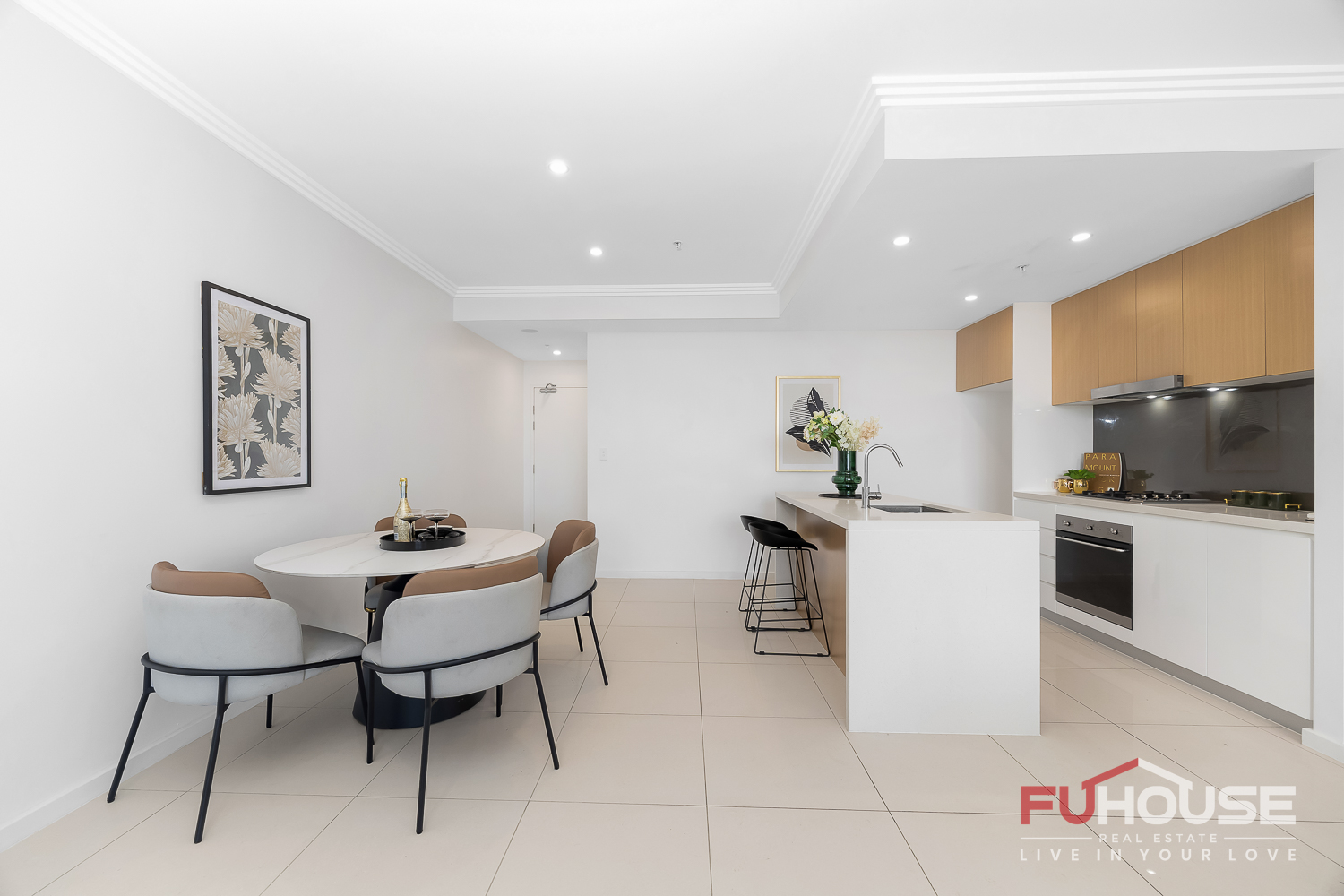 1306 / 2 Lachlan Street - Main View 3