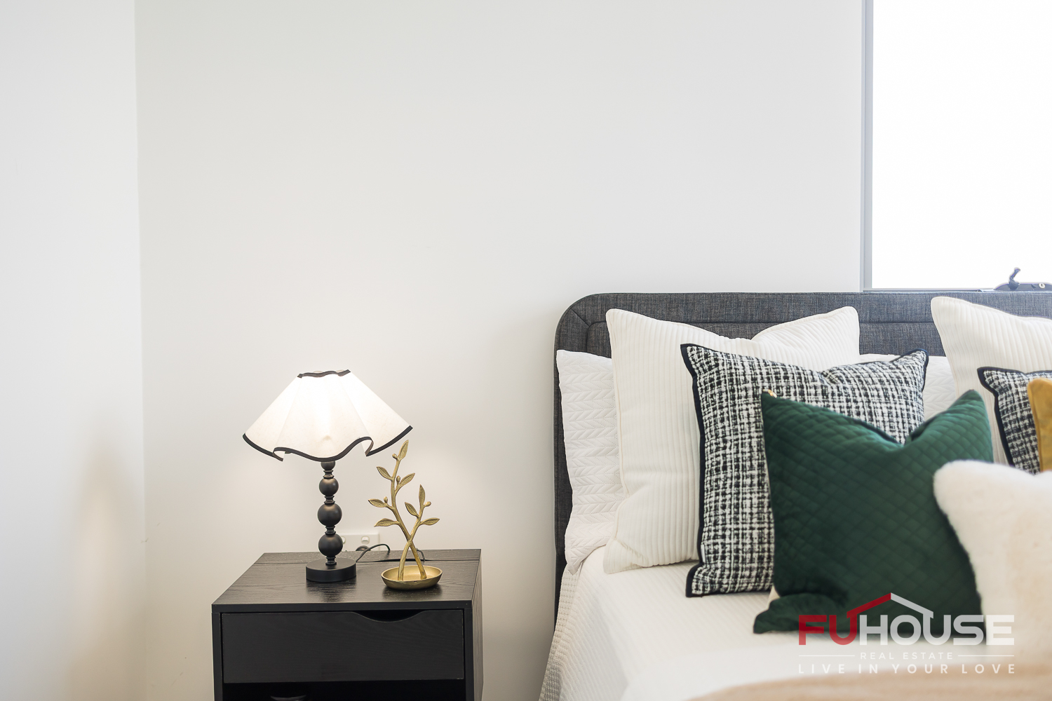 1306 / 2 Lachlan Street - Main View 9