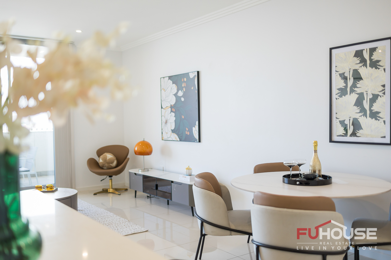 1306 / 2 Lachlan Street - Main View 5