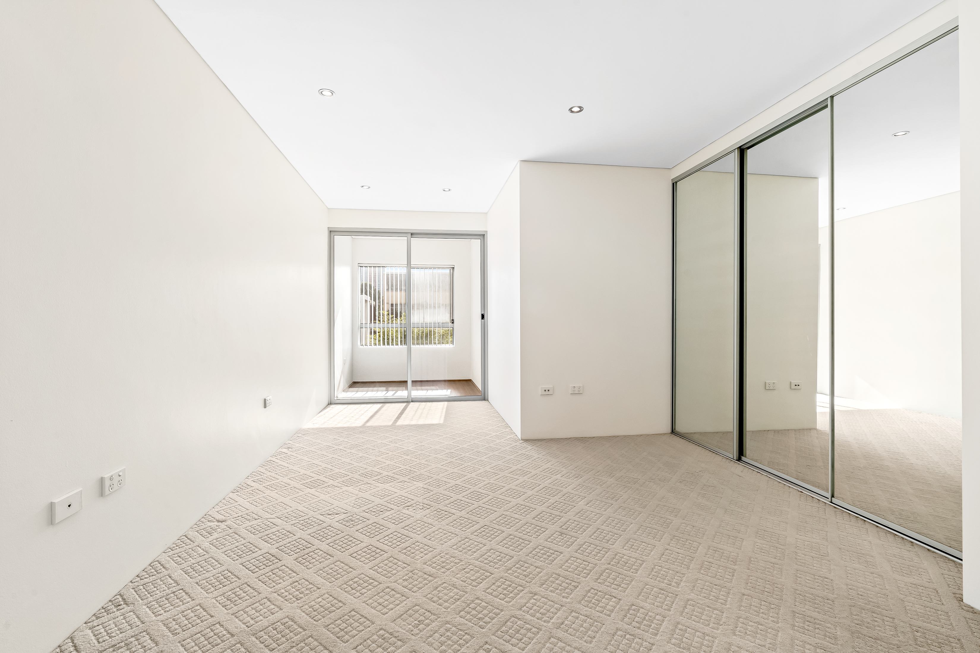 10 / 4 Marlborough Road, Homebush West