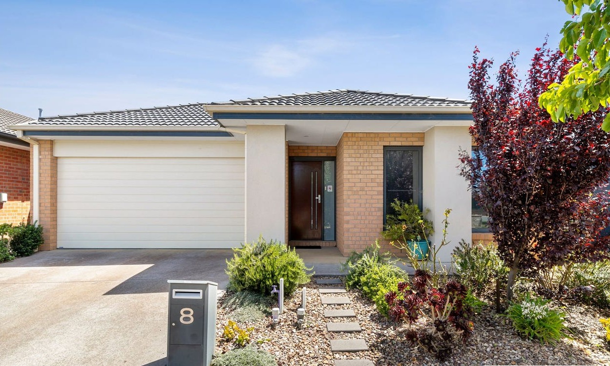 Listing image for 8 Eaton Road, MOUNT DUNEED  VIC  3217