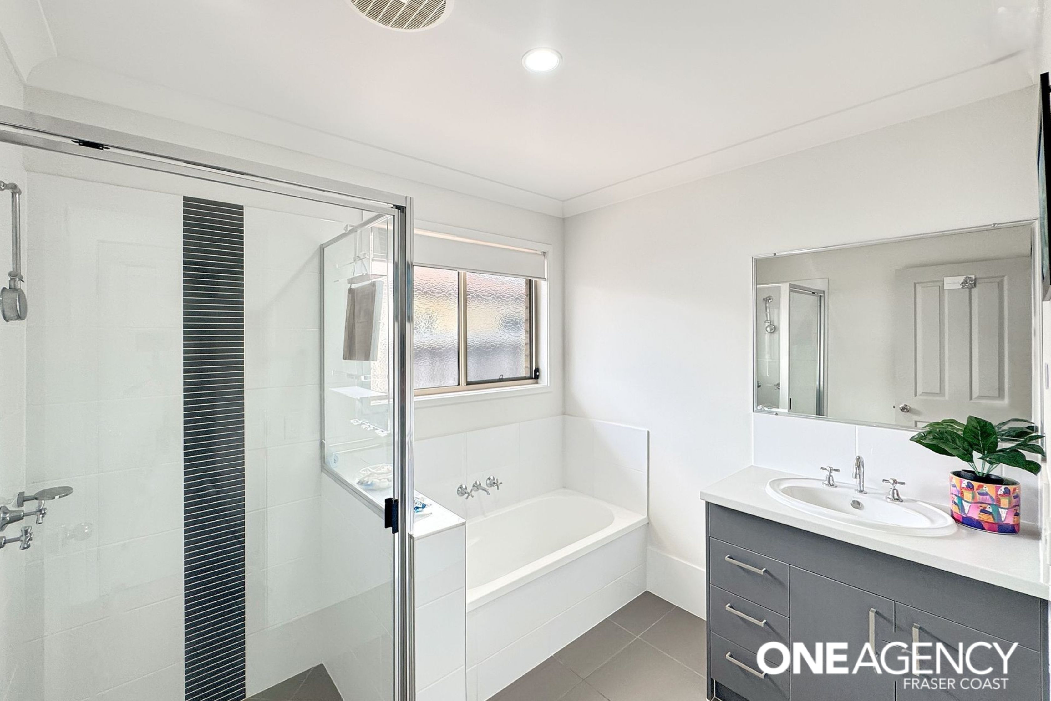 121 / 230 Pulgul Street, Urangan