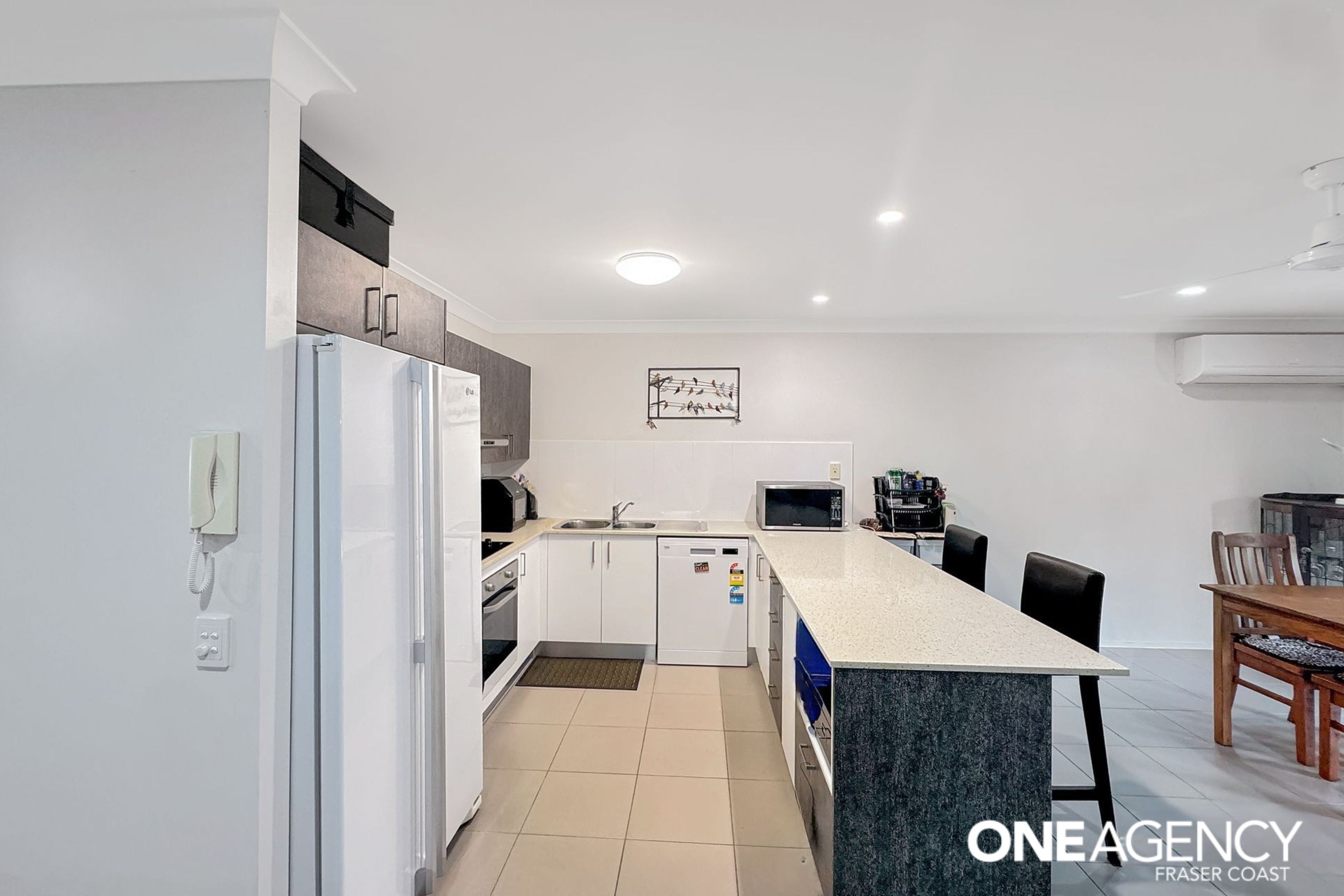 121 / 230 Pulgul Street, Urangan