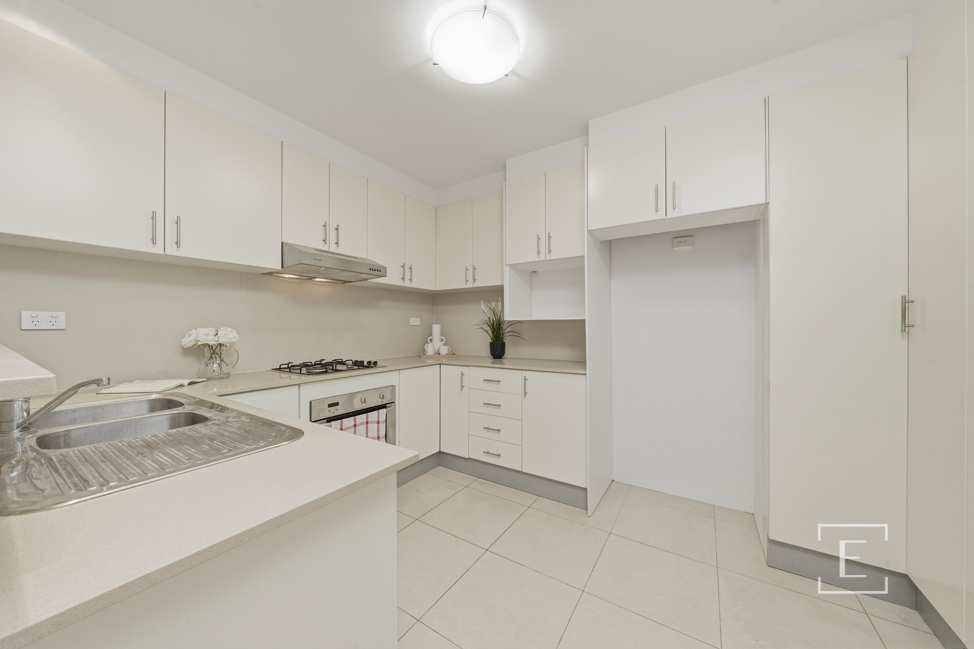 1 / 2 Tavistock Road, Homebush West