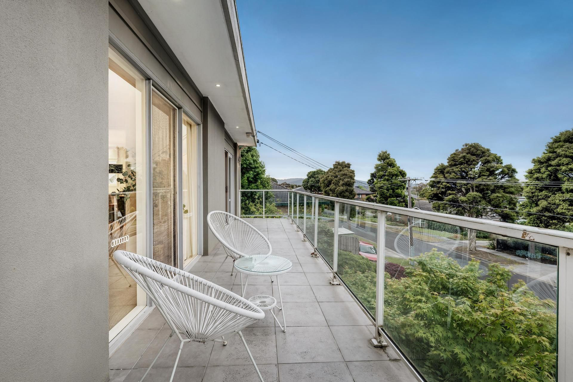 Elegant Family Living in a Prestigious Court Location