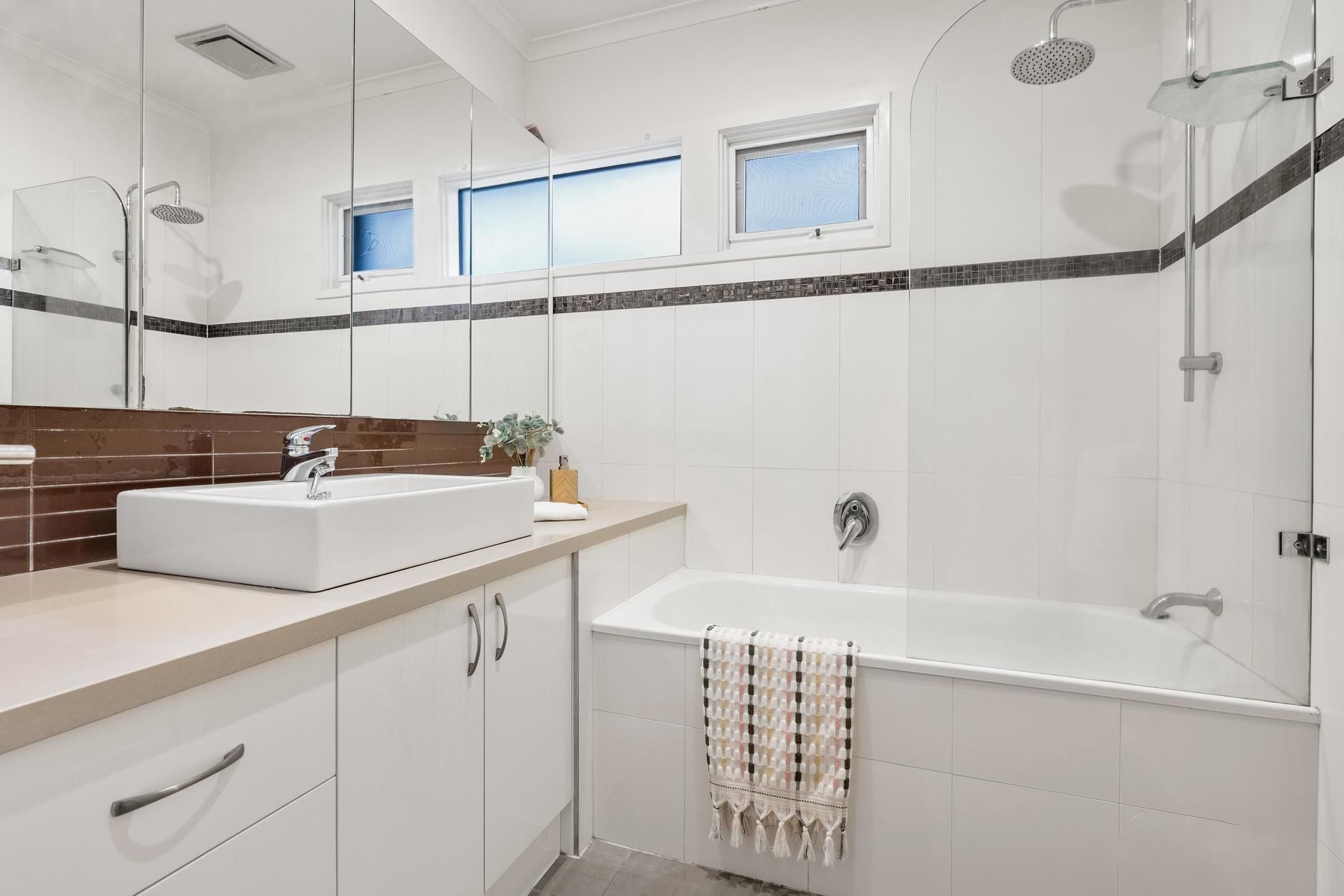 Elegant Family Living in a Prestigious Court Location