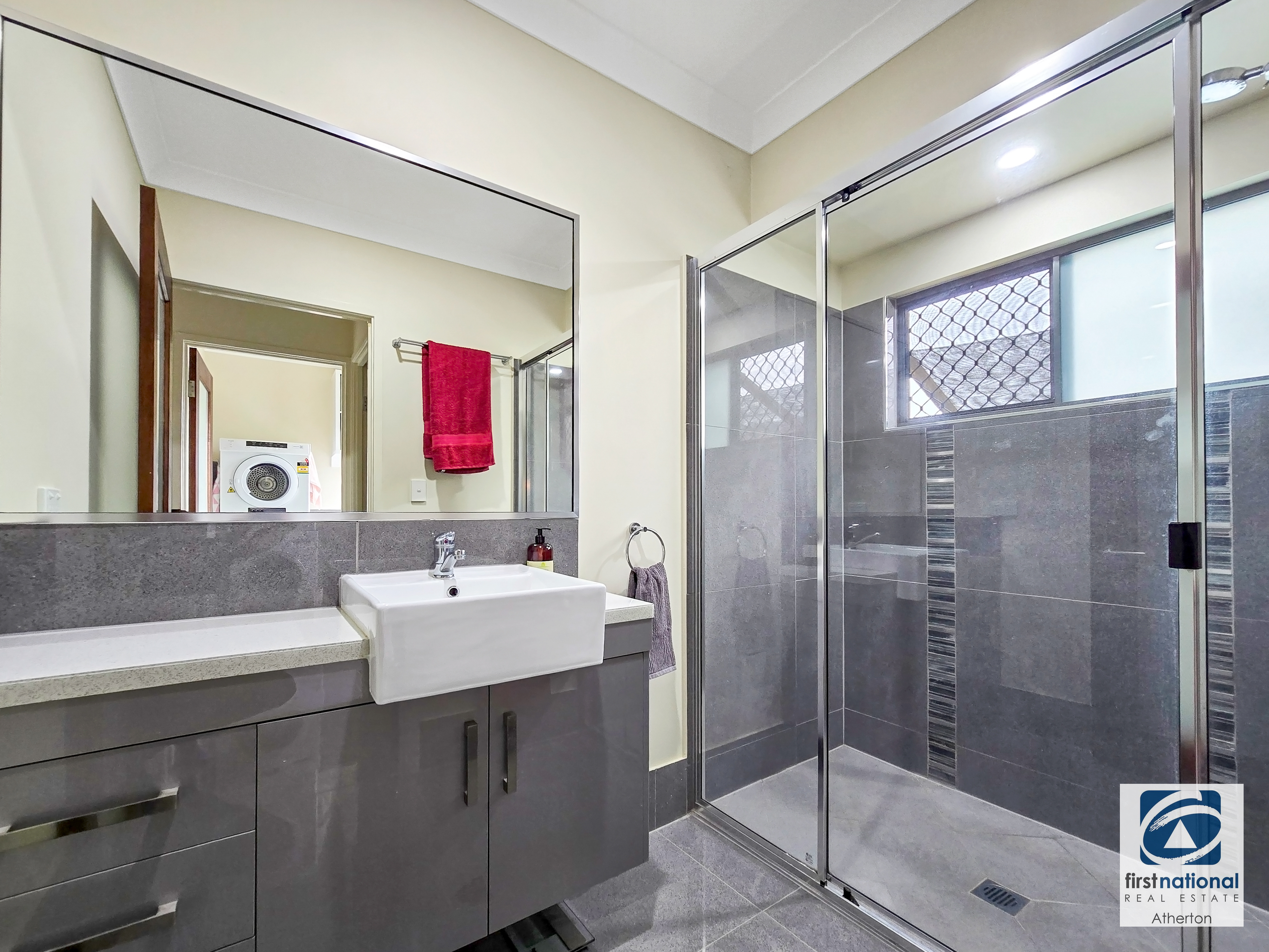 25 Lavender Crescent, Atherton