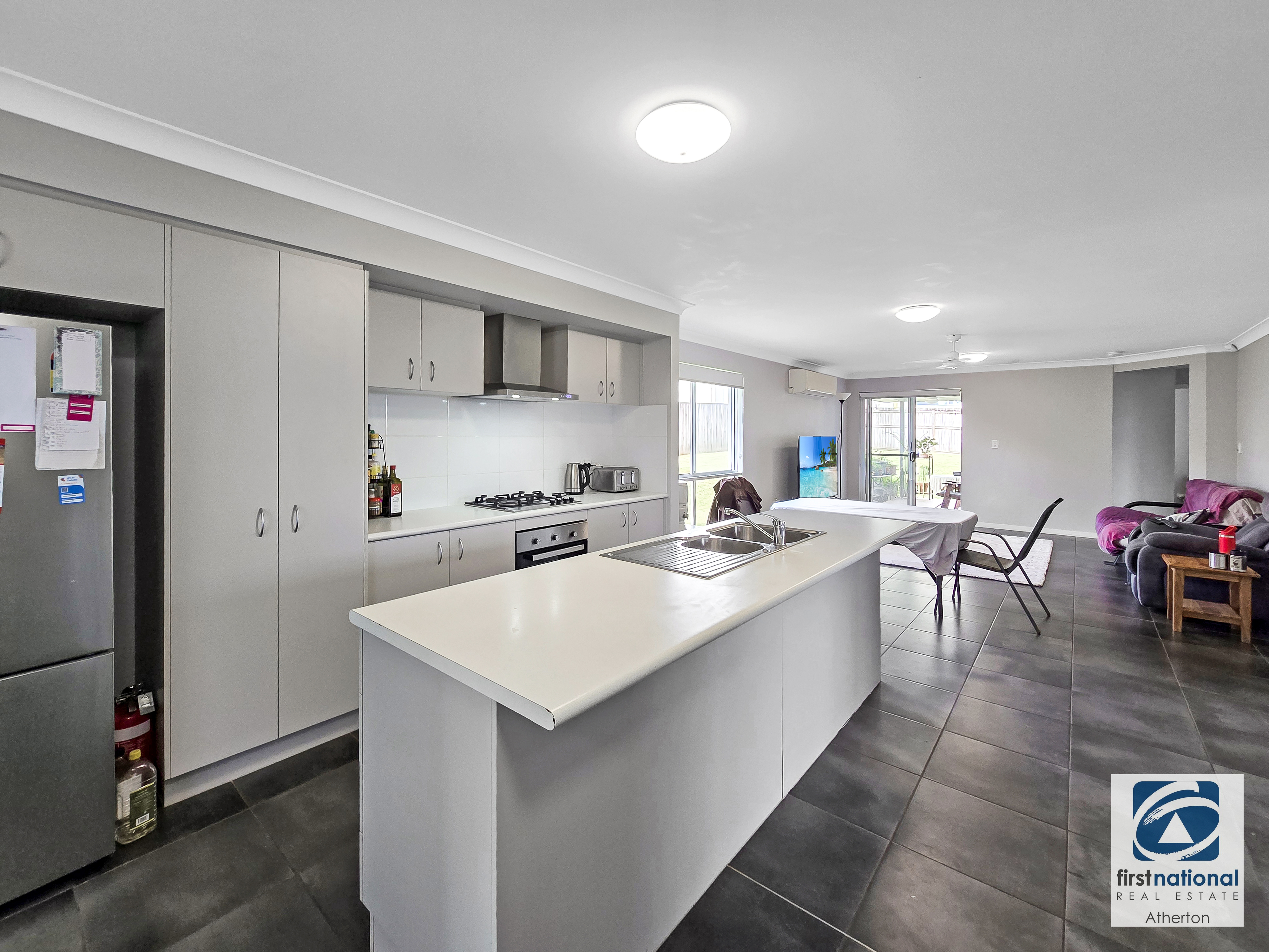 4 Robertson Close, Atherton