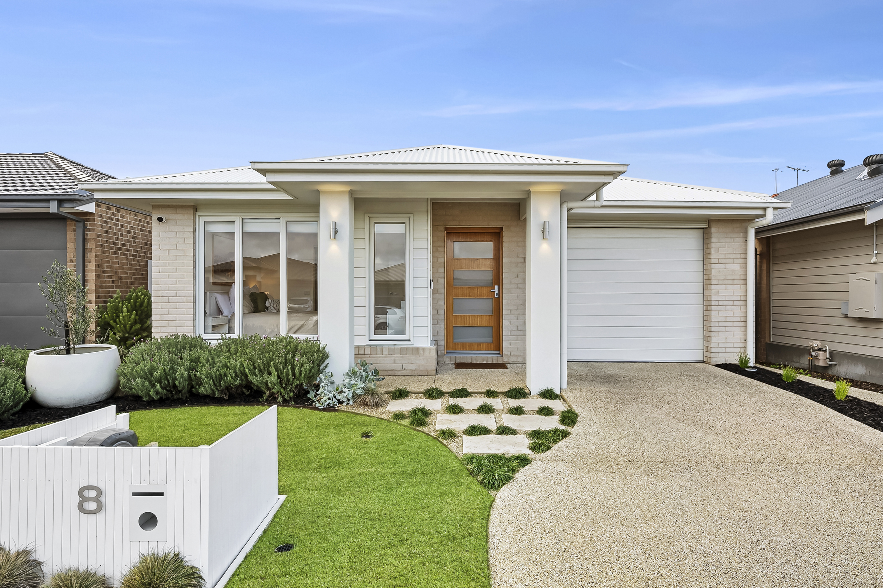 Listing image for 8 Grevillea Drive, MOUNT DUNEED  VIC  3217