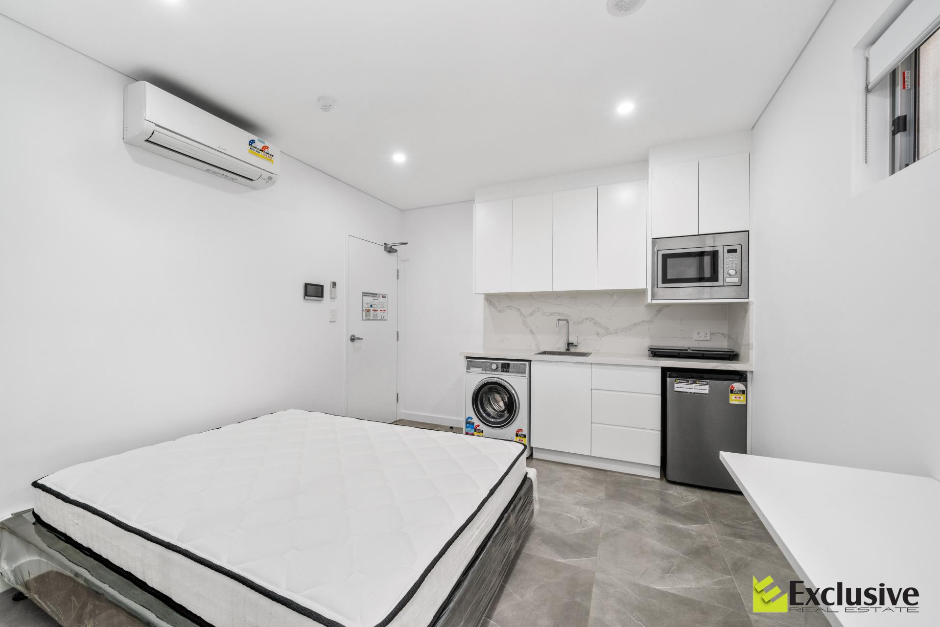 44 Henley Road, Homebush West