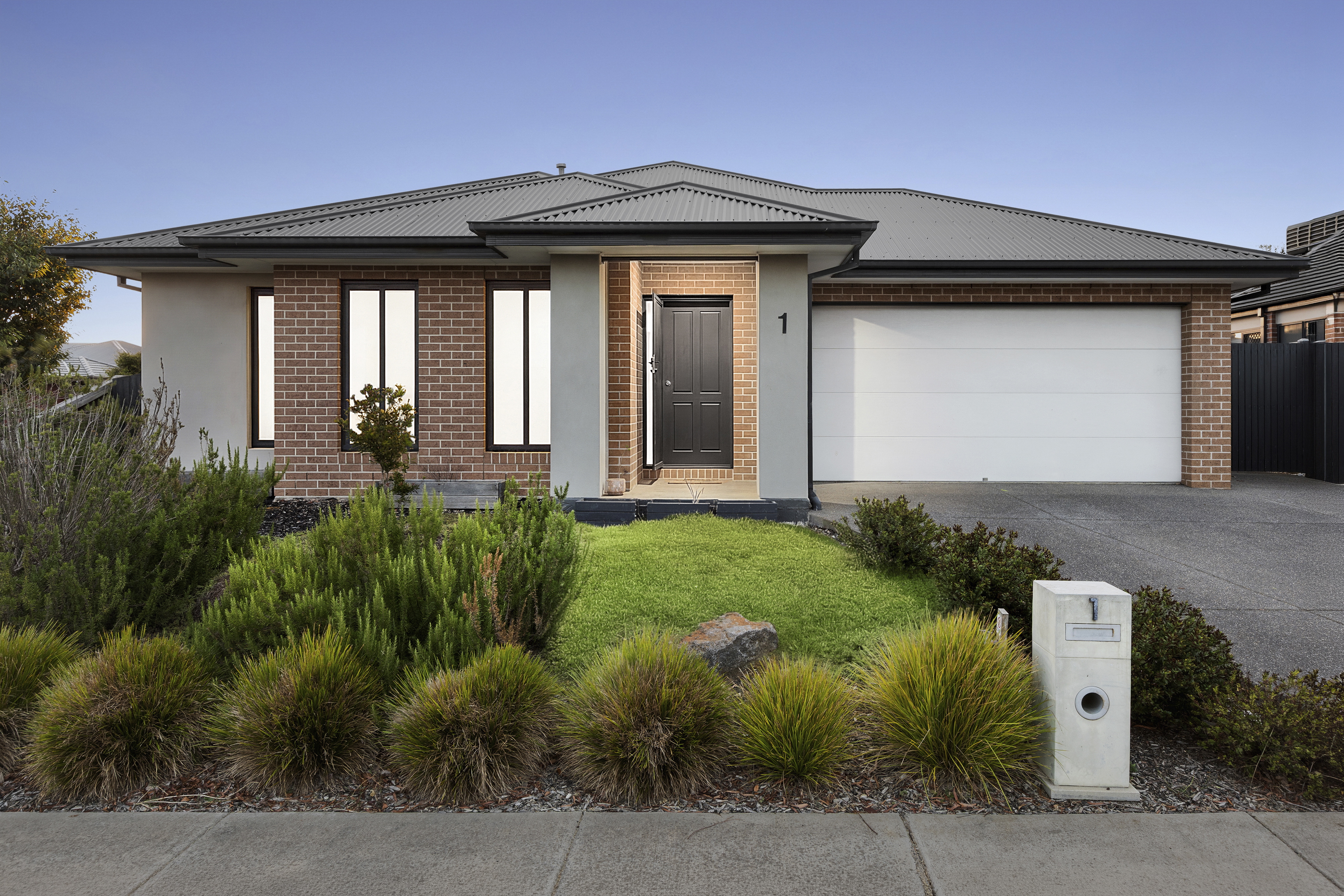 Listing image for 1 Jindabyne Street, ARMSTRONG CREEK  VIC  3217