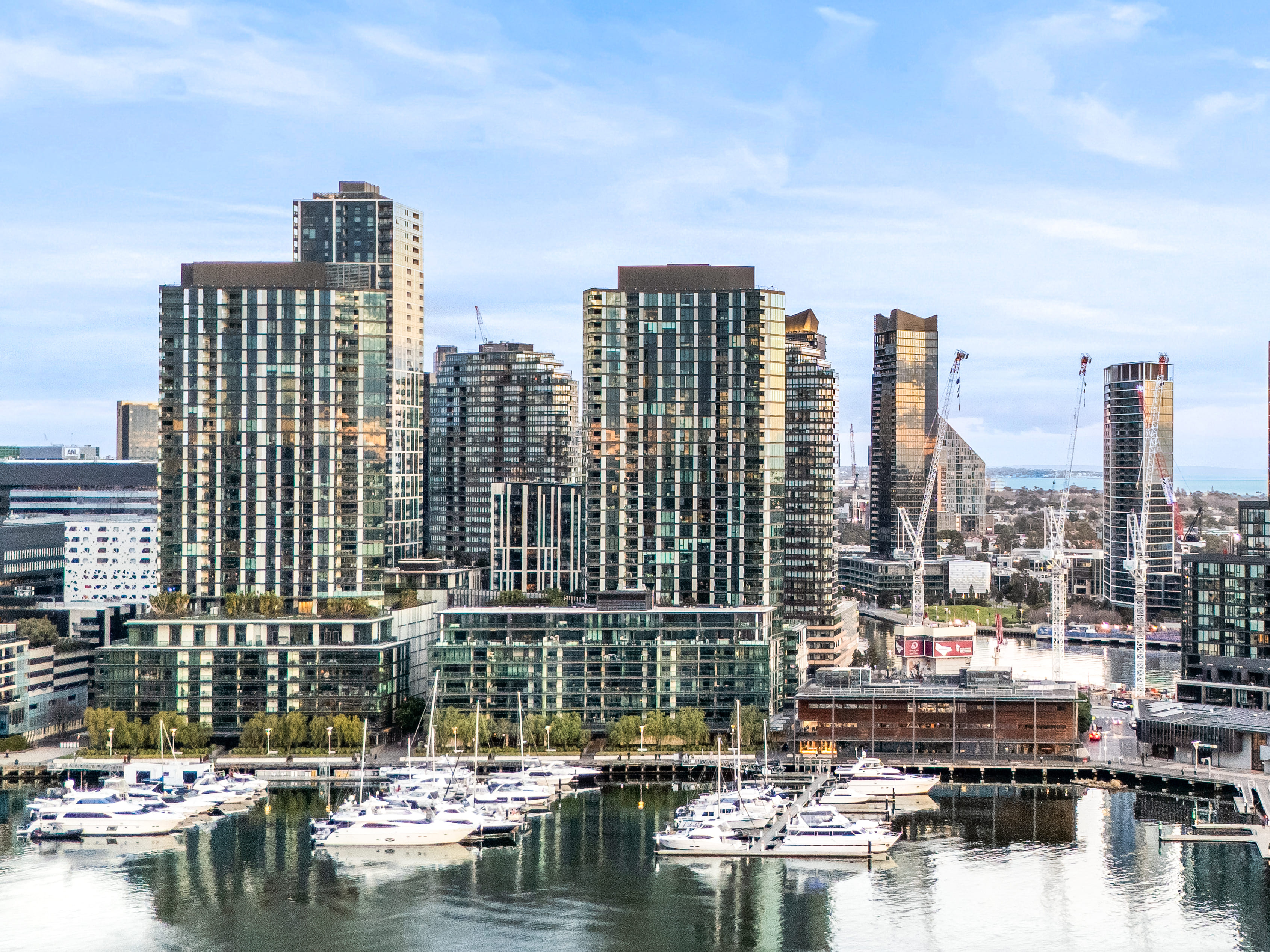 1702 / 9 Waterside Place, DOCKLANDS