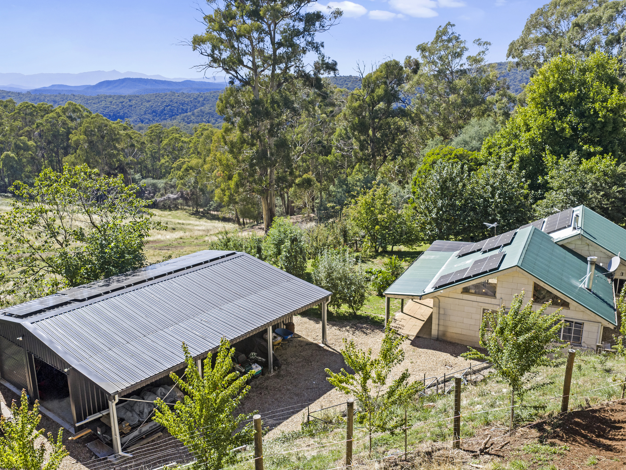 696 Cambatong Road, Tolmie