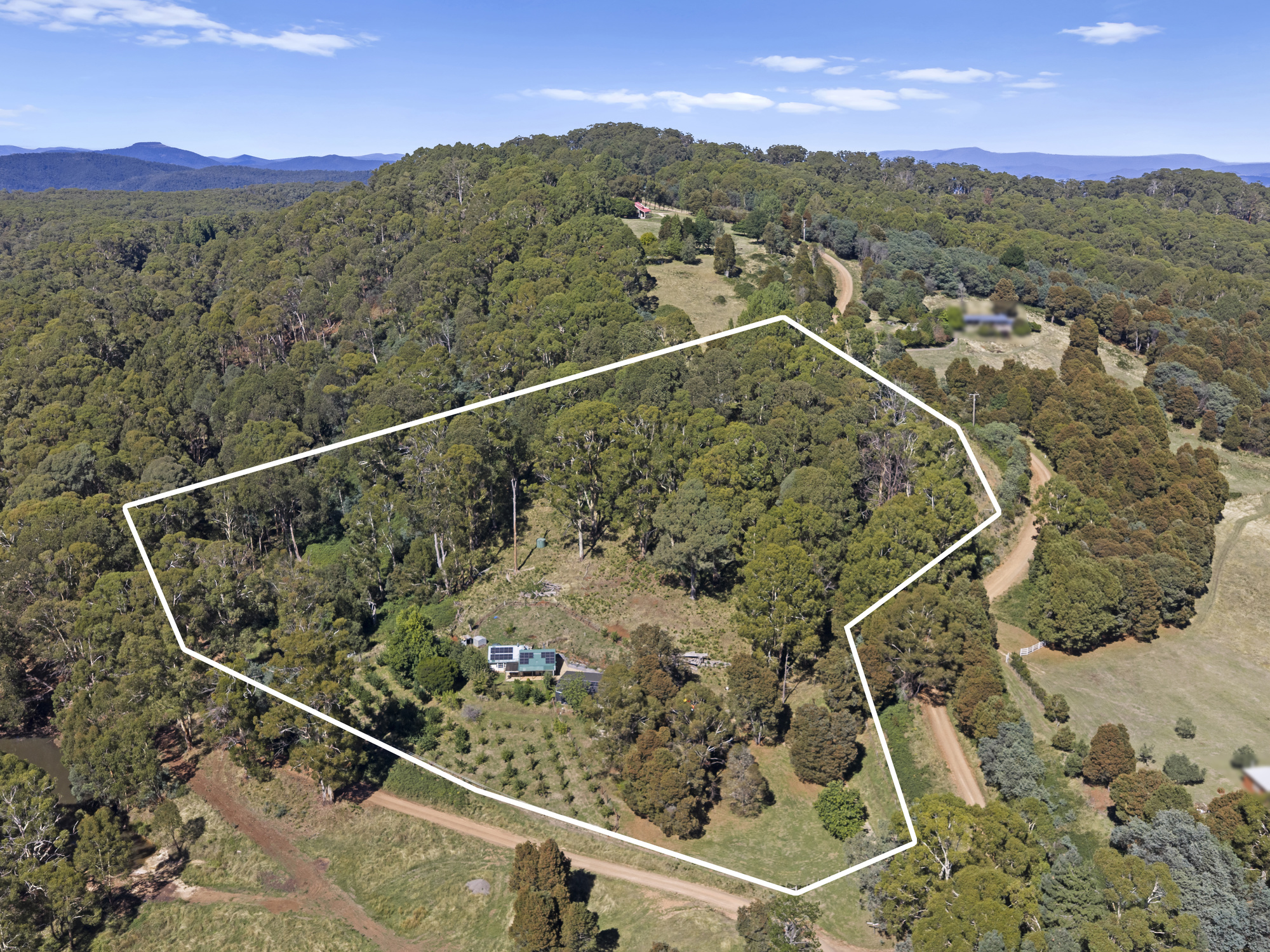 696 Cambatong Road, Tolmie