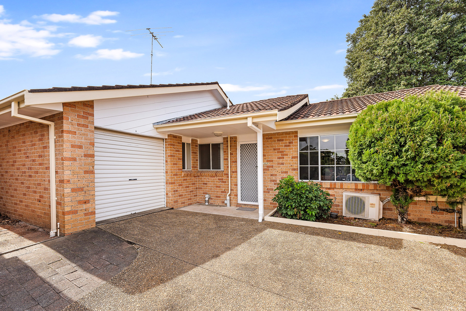 4 / 8 Wiruna Crescent, Narwee