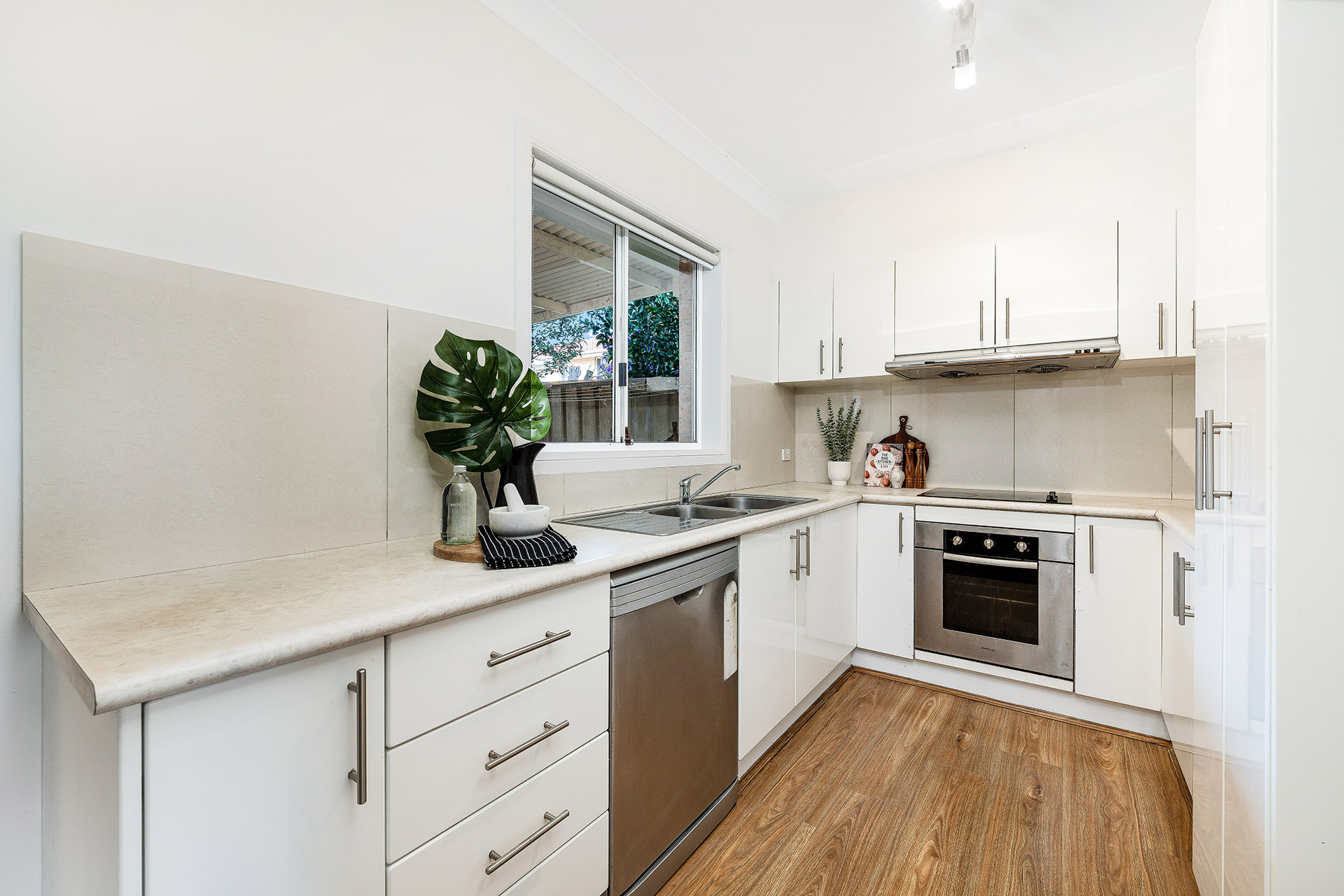 4 / 8 Wiruna Crescent, Narwee