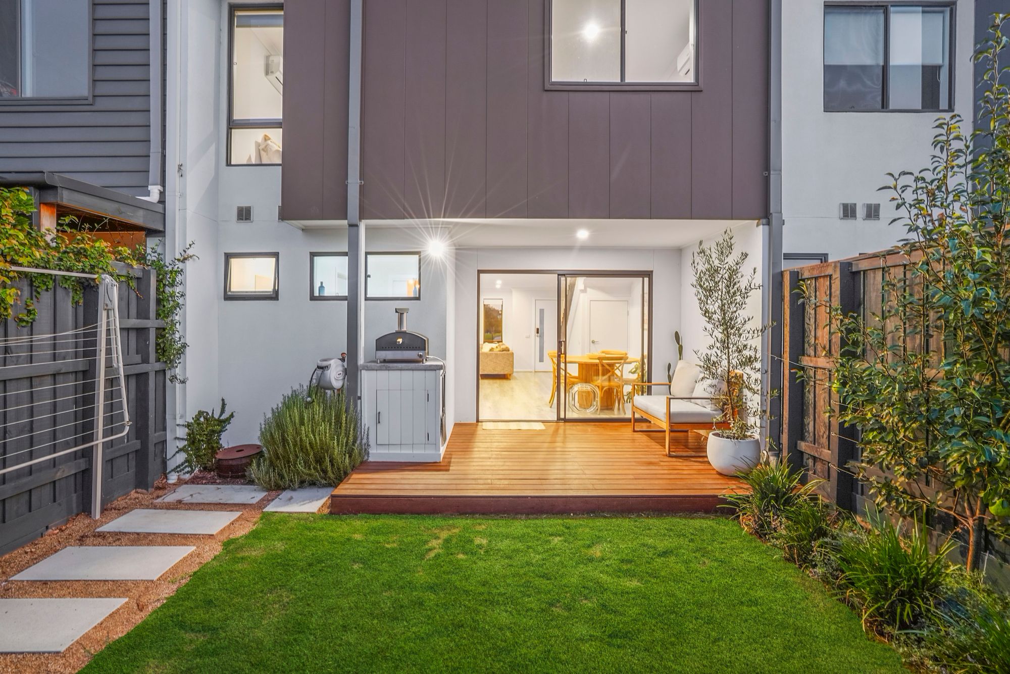 Listing image for 33 Parkfield Boulevard, CHARLEMONT  VIC  3217