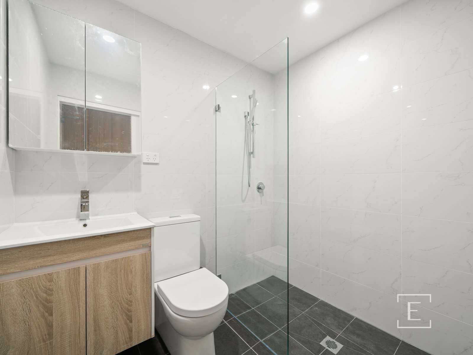 45 Park Avenue, Kingswood