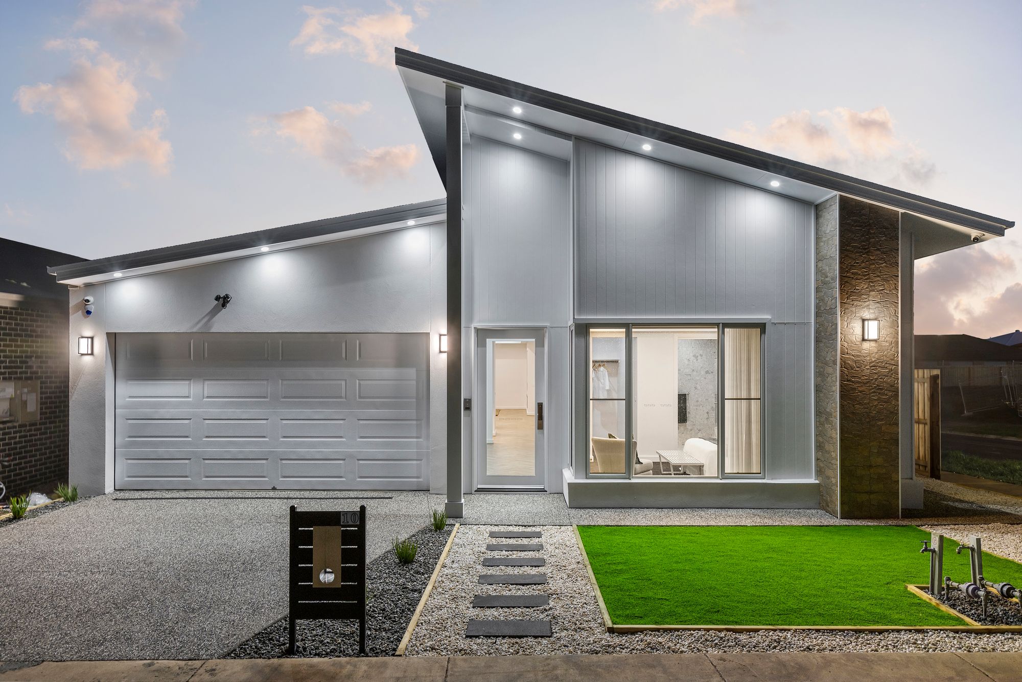 Listing image for 10 Salento Street, MOUNT DUNEED  VIC  3217