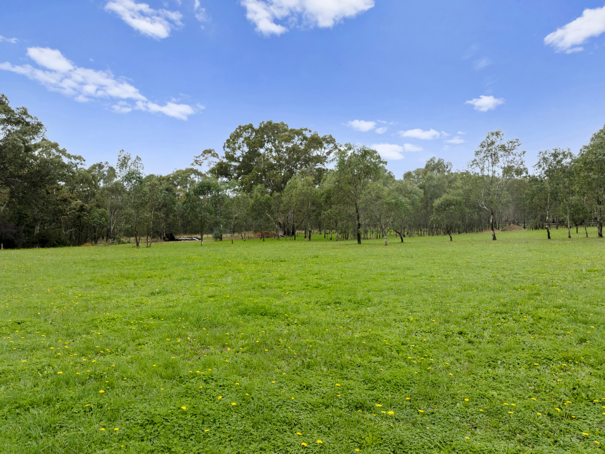 8195 Maroondah Highway, Merton