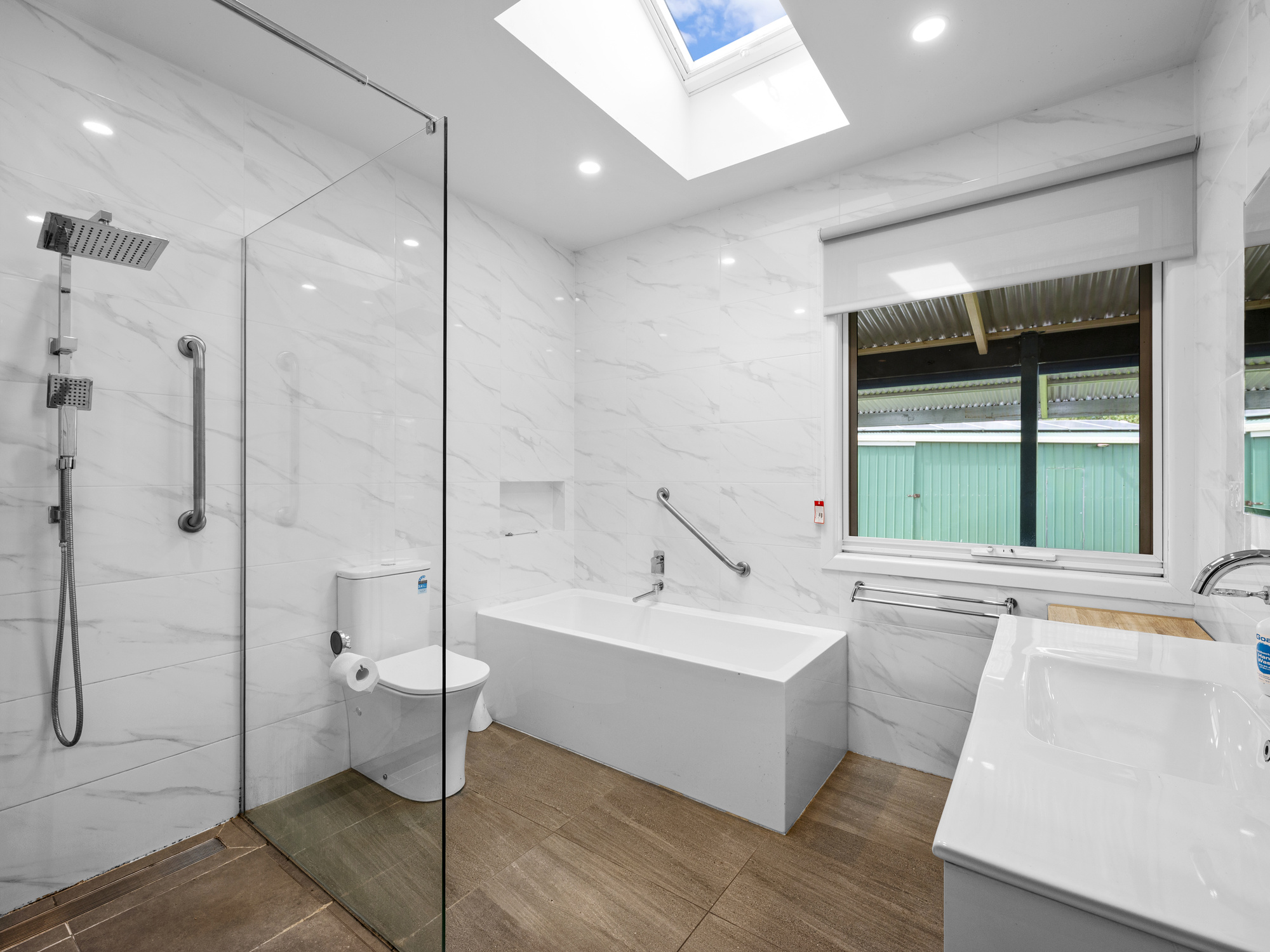 15 Main Street, Maindample