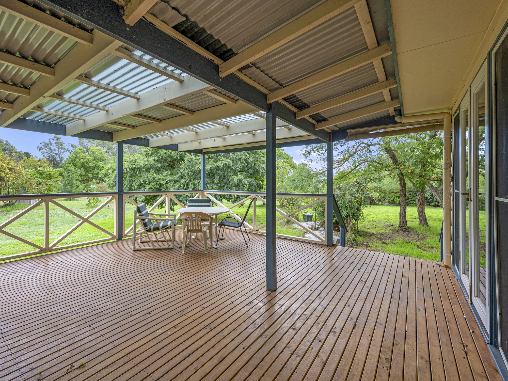 15 Main Street, Maindample